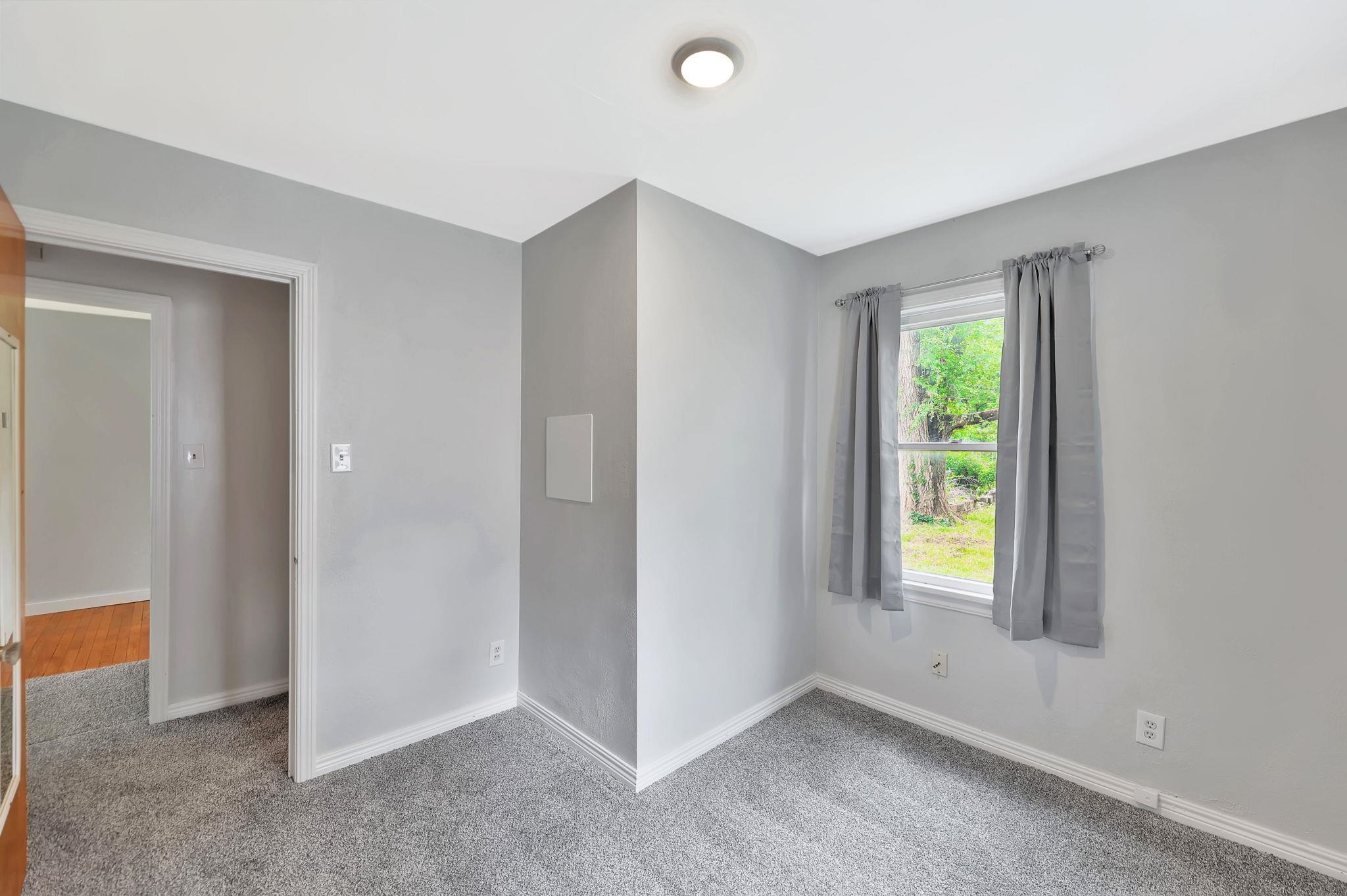 1146 Shelden St Property Photo 11