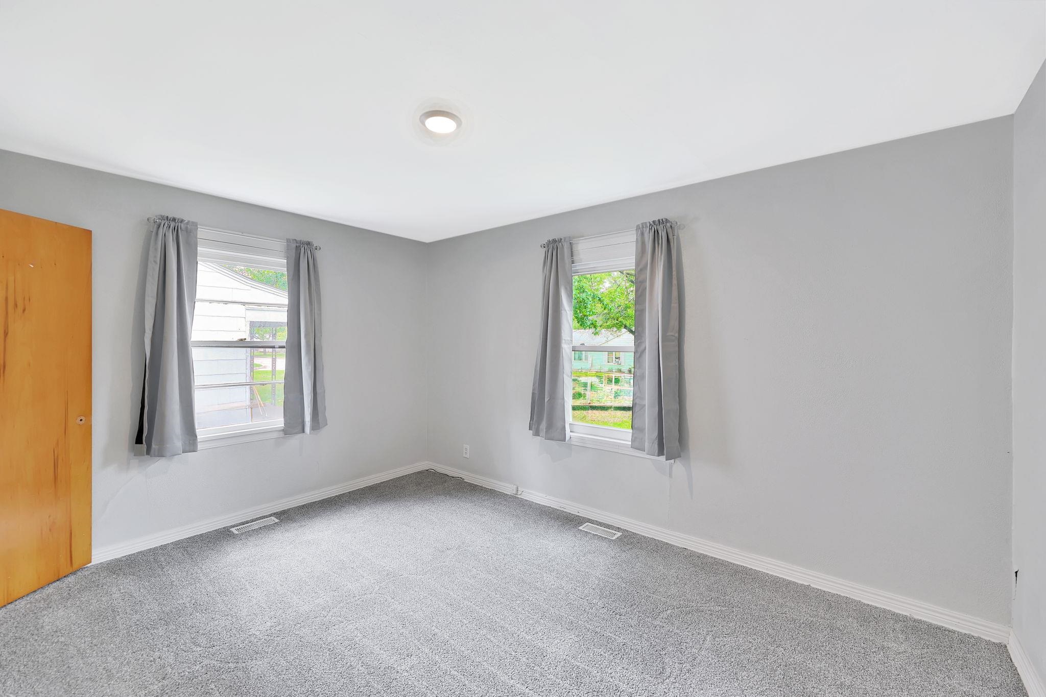 1146 Shelden St Property Photo 13