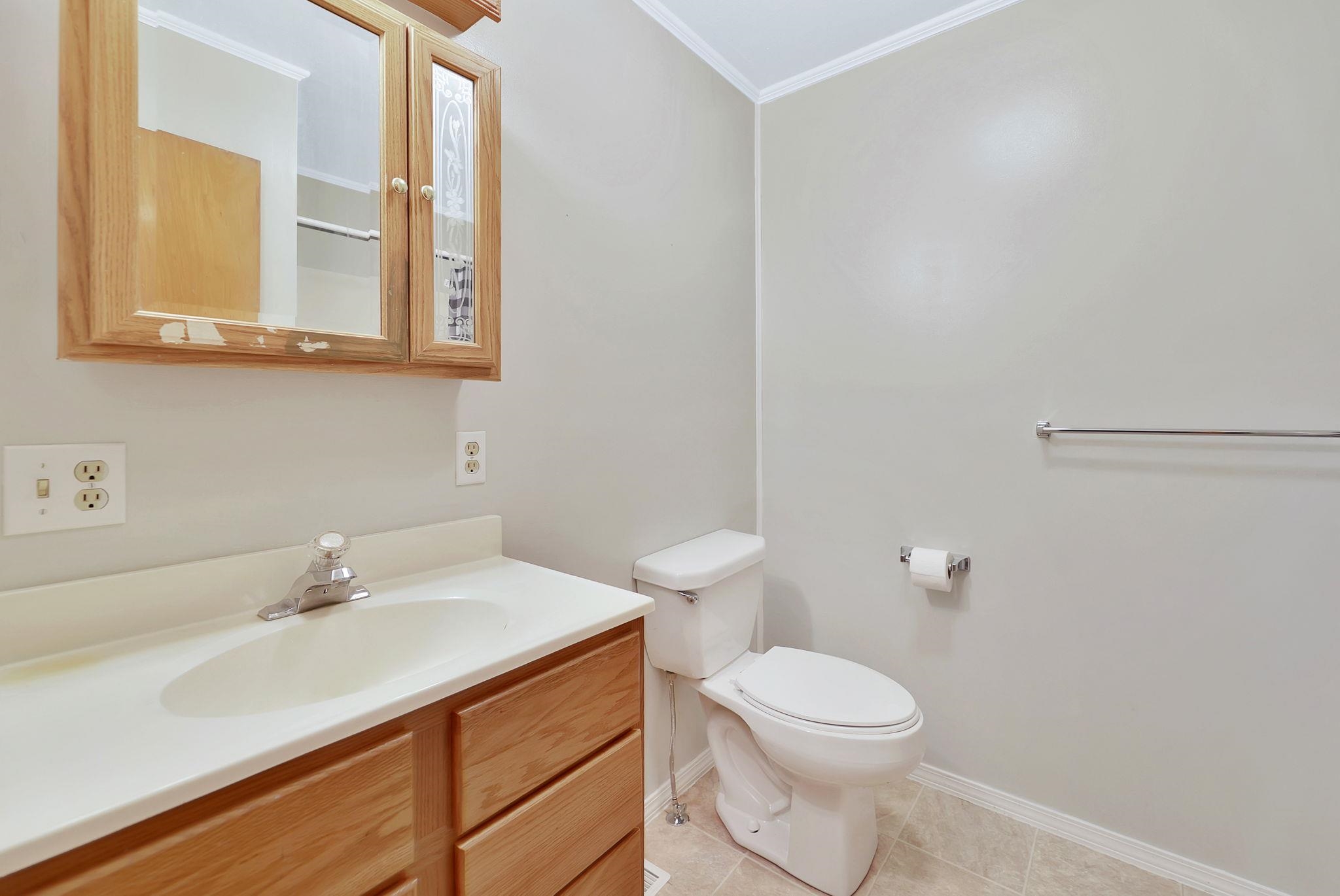 1146 Shelden St Property Photo 14