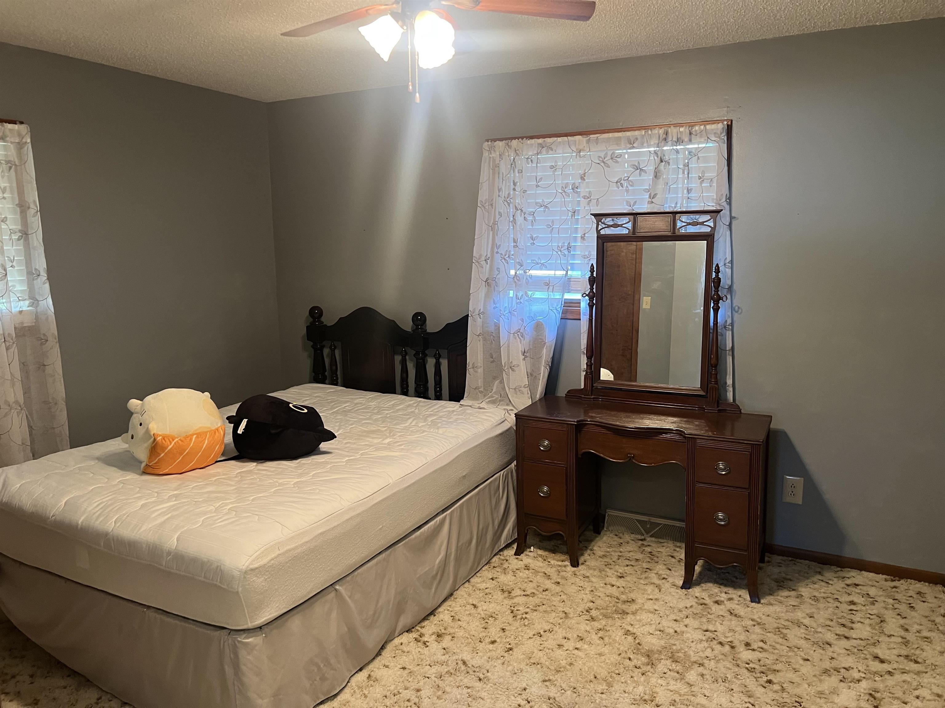 1616 Ash St Property Photo 9