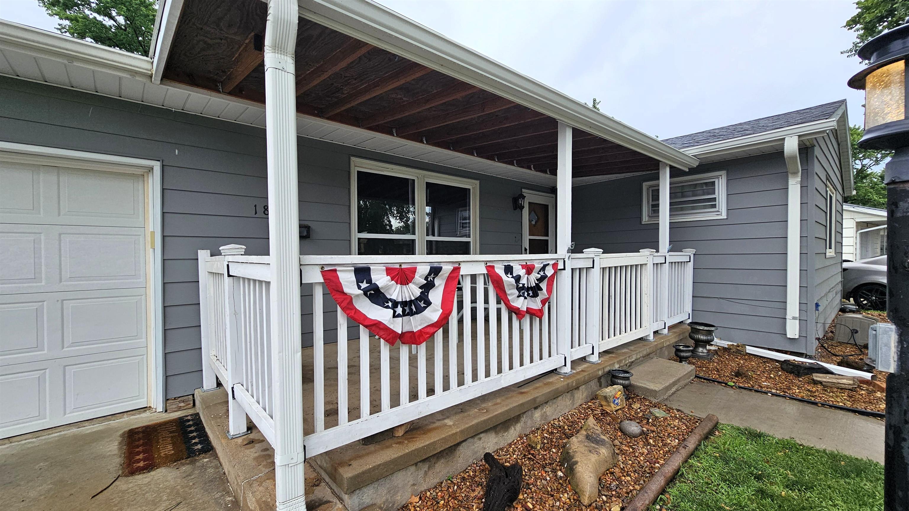 1827 Page Ave Property Photo 3