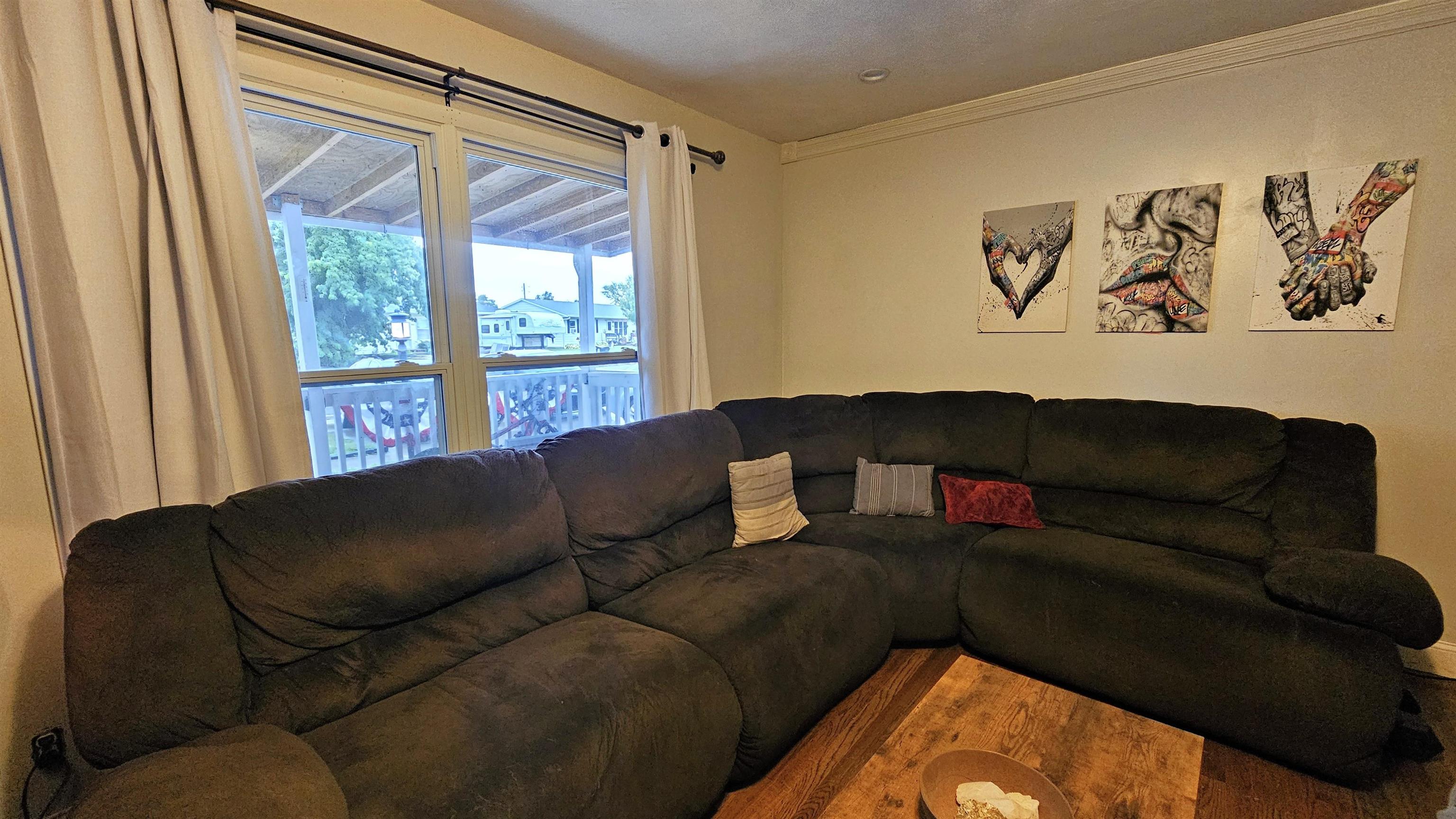 1827 Page Ave Property Photo 5