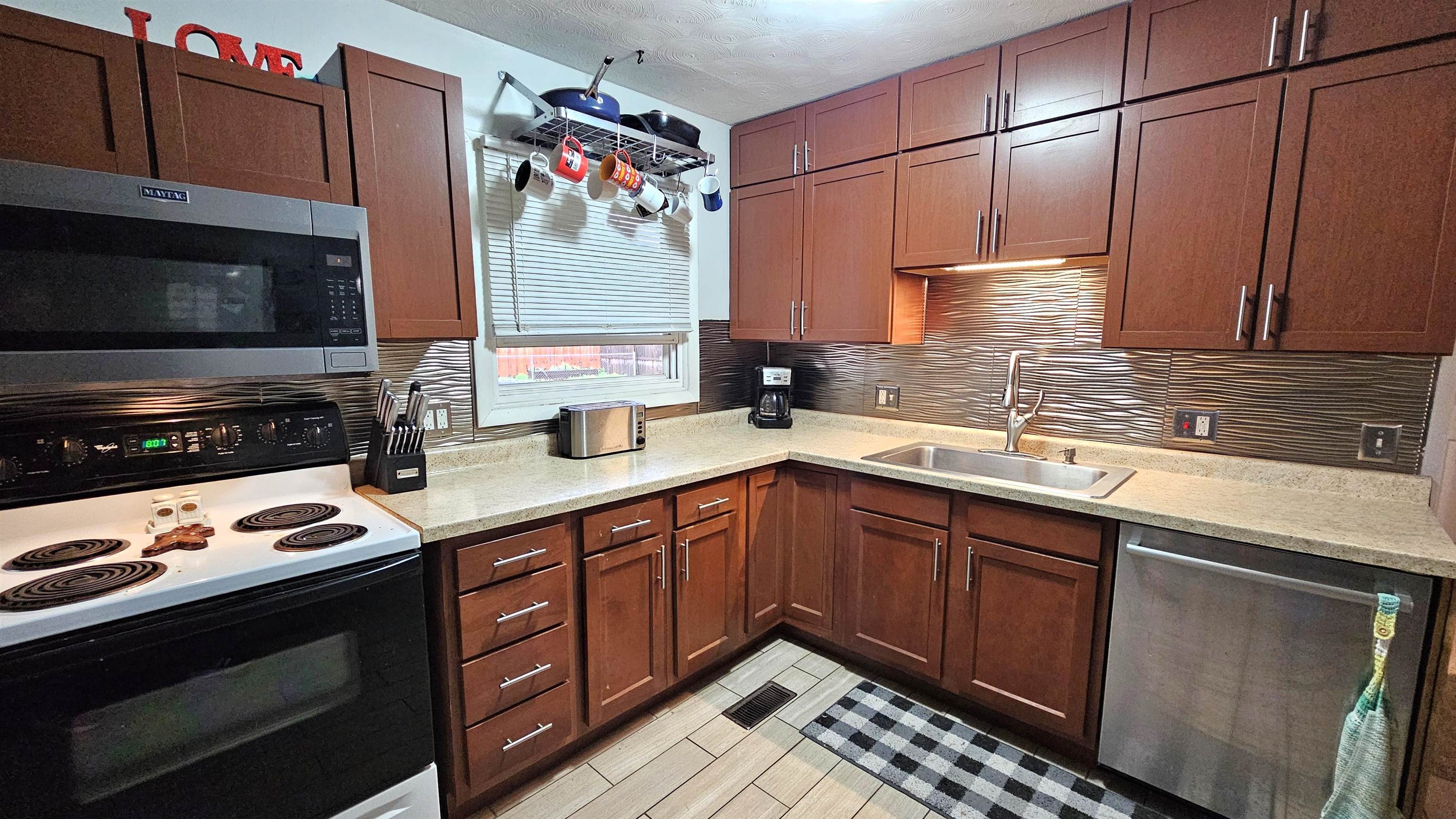 1827 Page Ave Property Photo 6