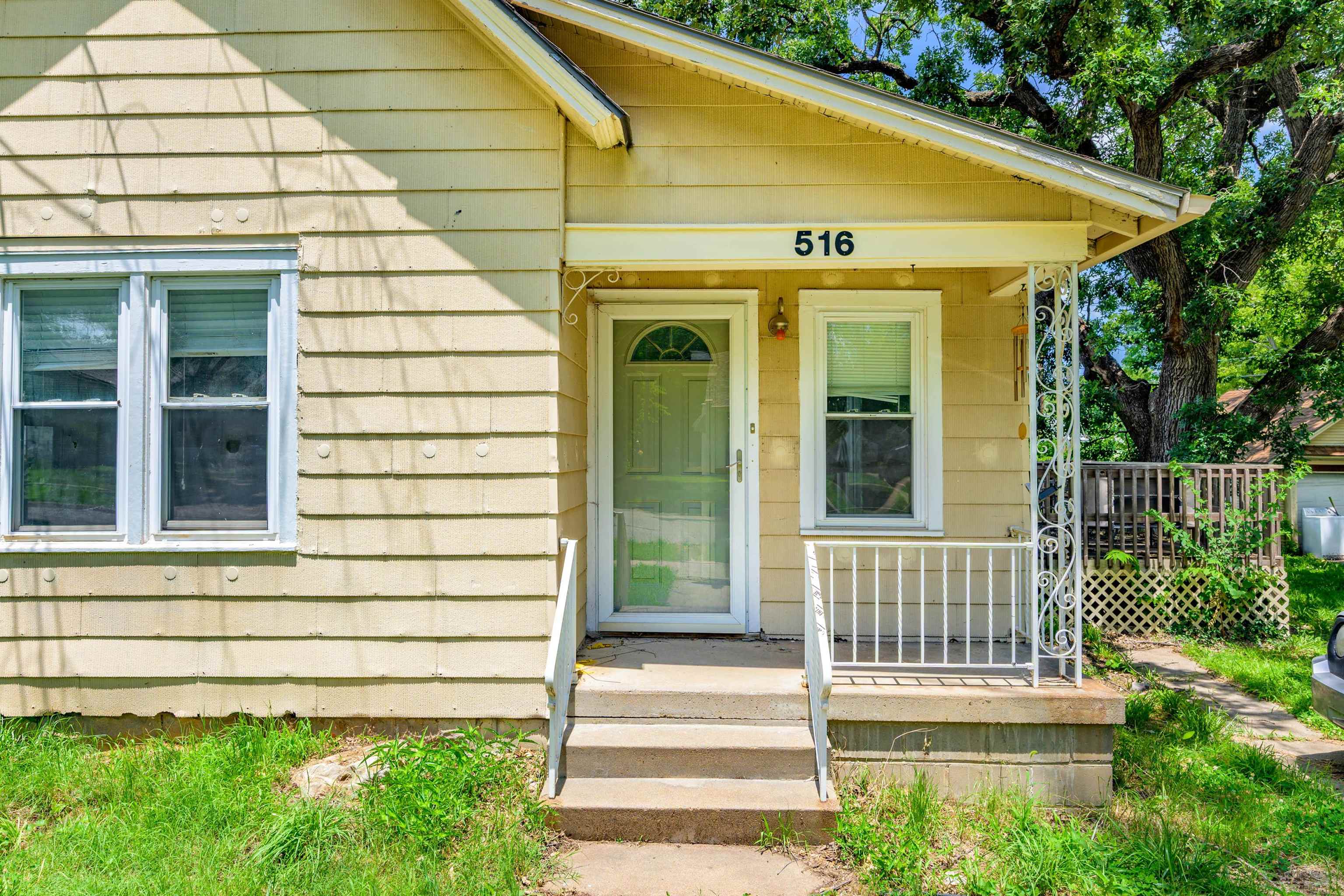 516 W Carr Ave Property Photo