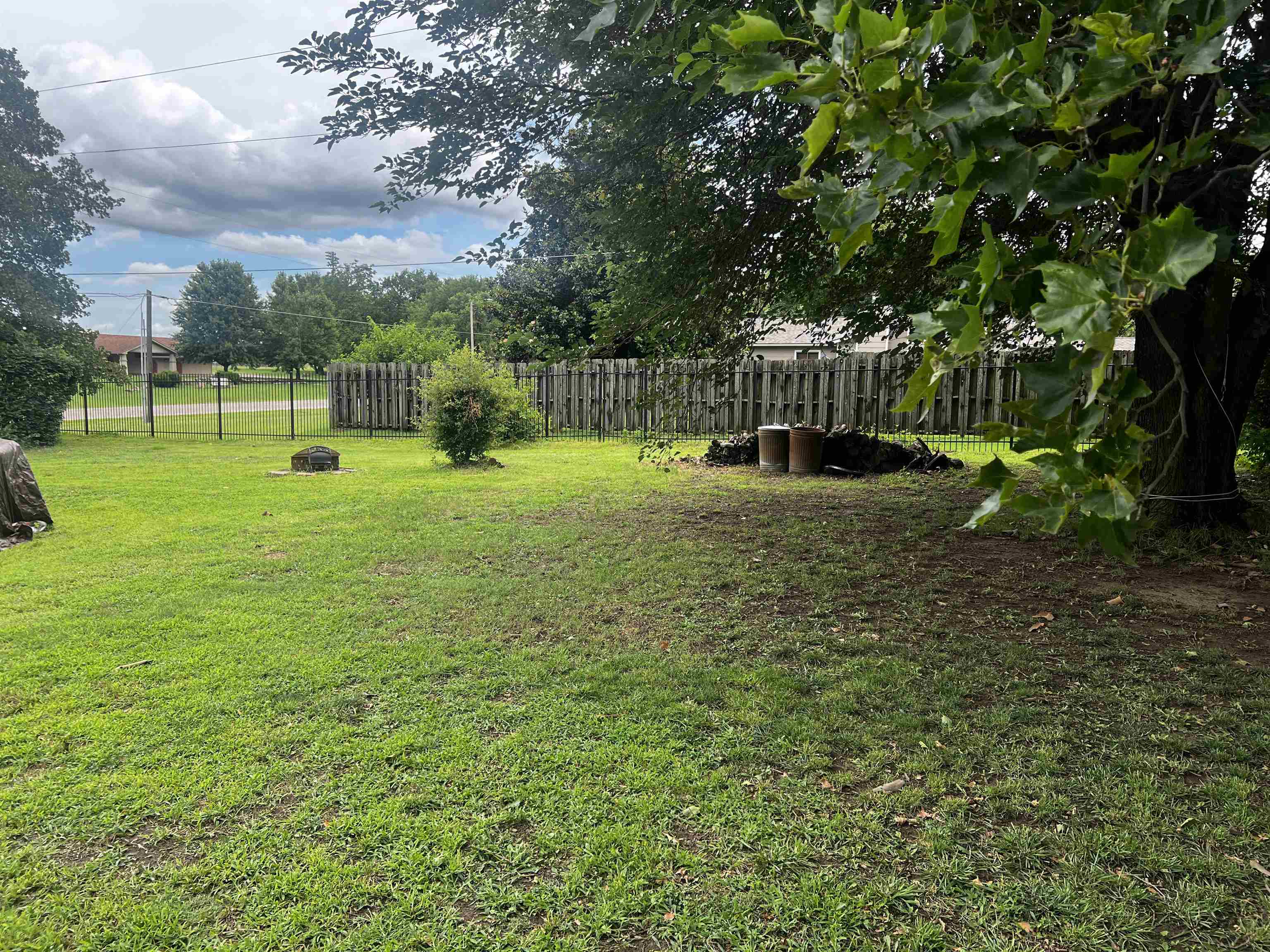 1605 Mullins Way Property Photo 6