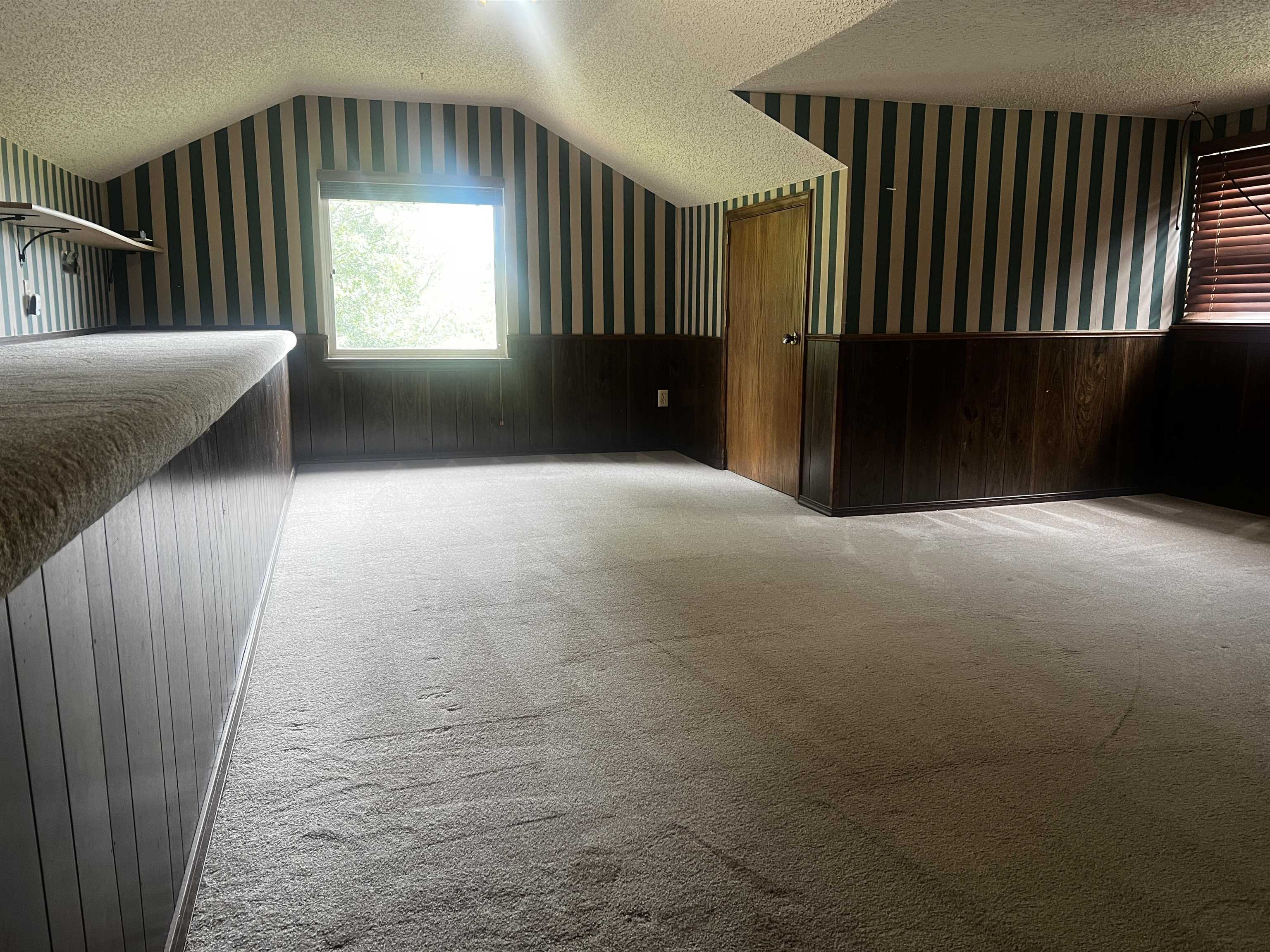 1605 Mullins Way Property Photo 10