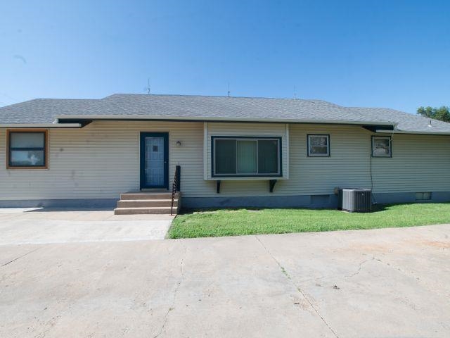 308 N Ash St Property Photo 1