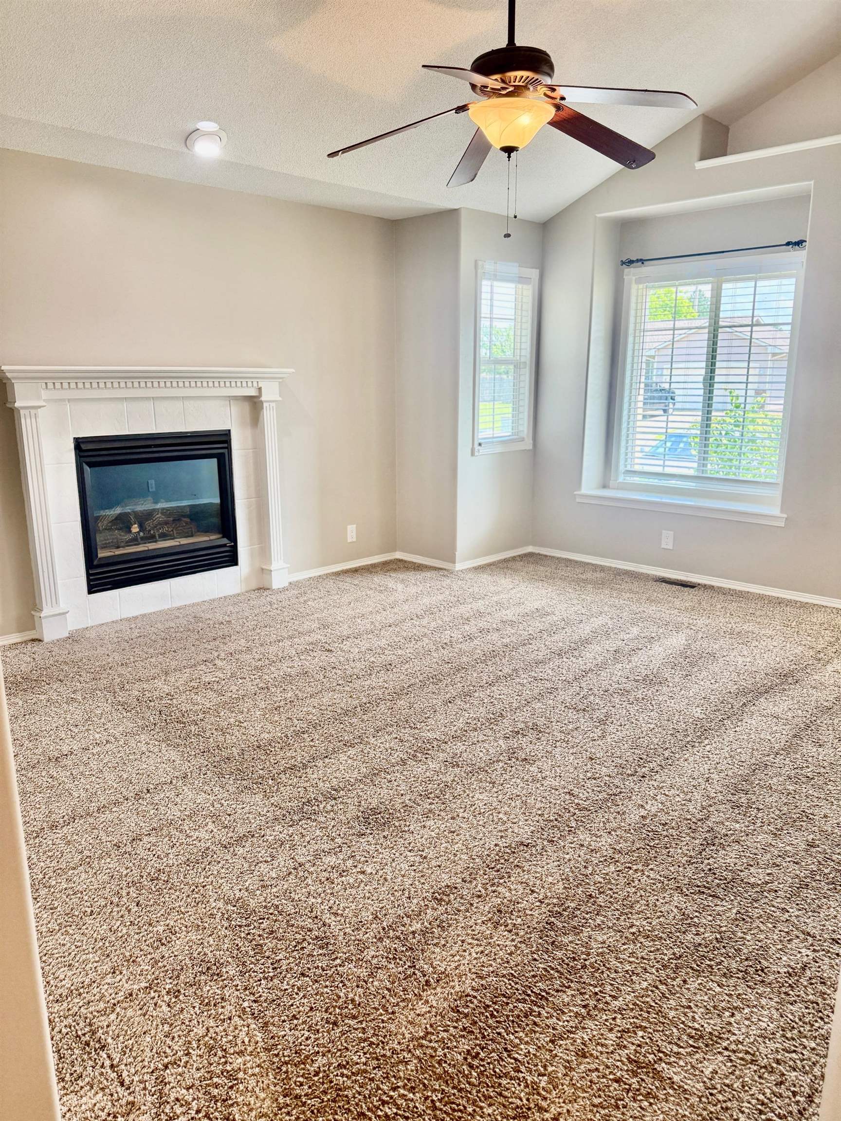 2106 E Summerset St Property Photo 6