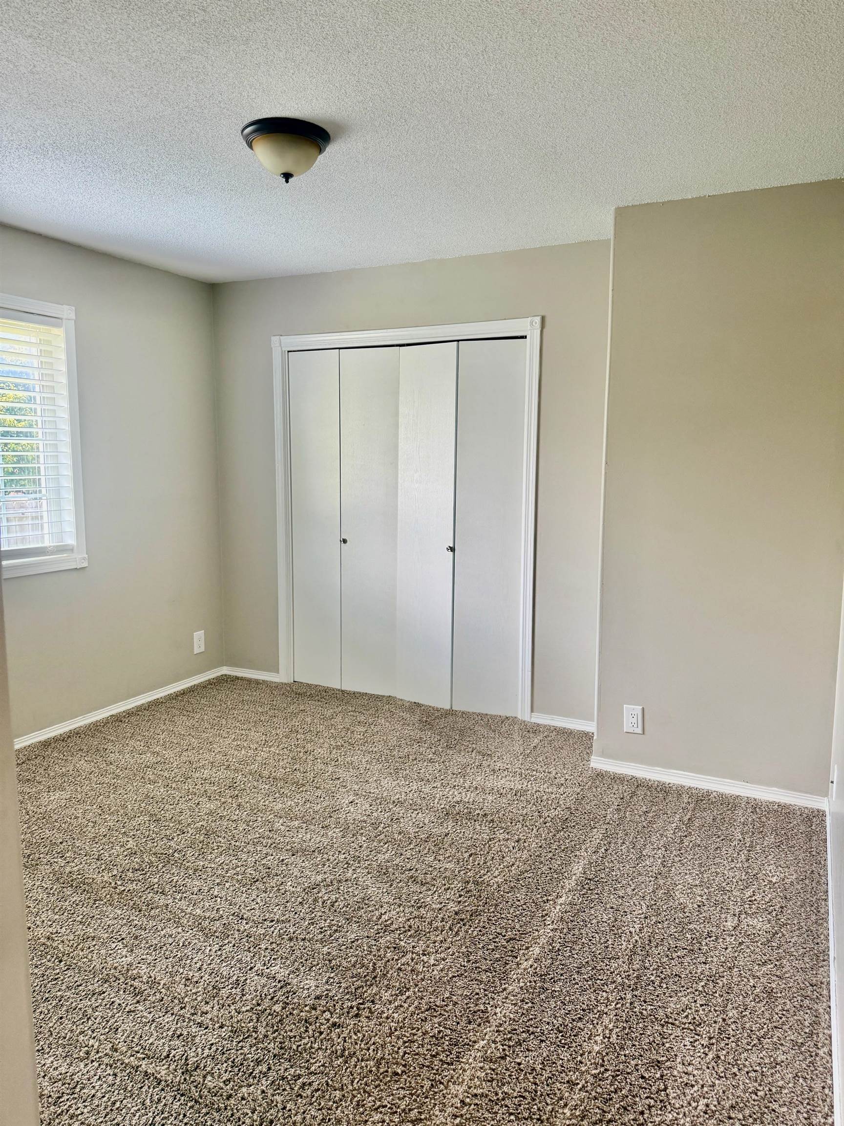 2106 E Summerset St Property Photo 12