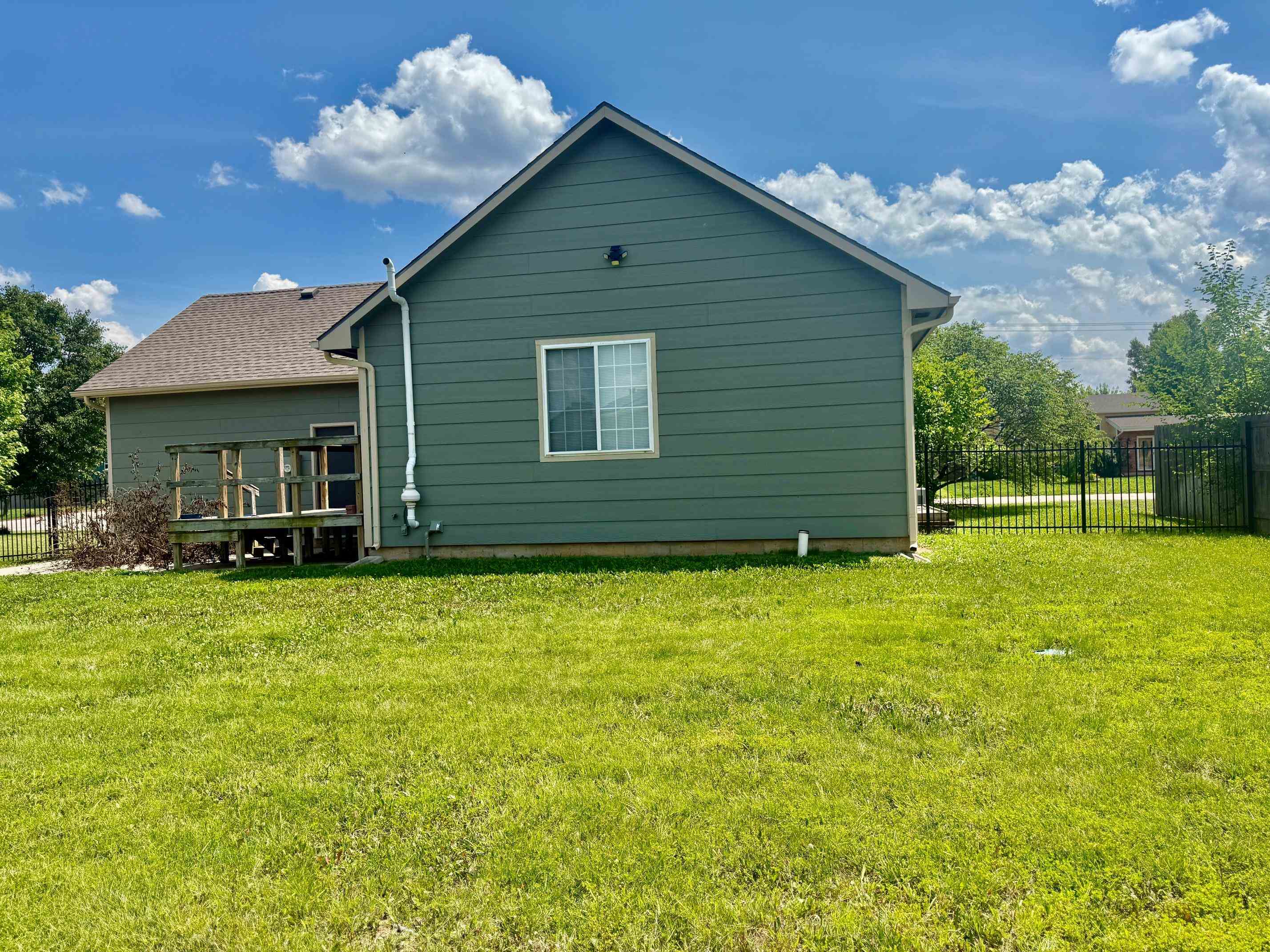 2106 E Summerset St Property Photo 28