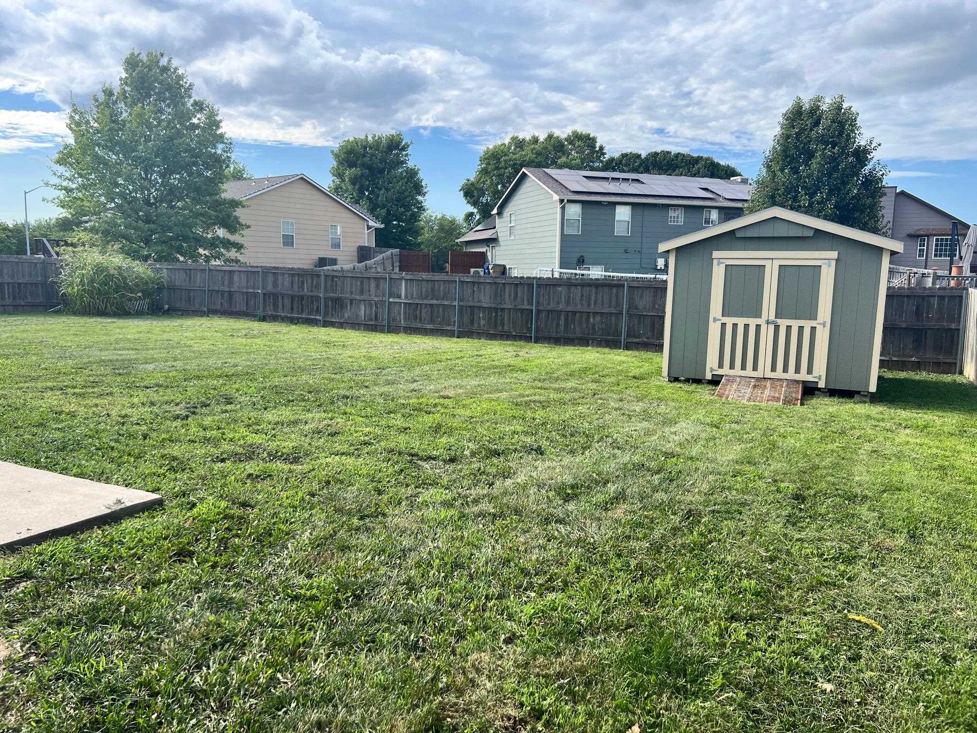 2106 E Summerset St Property Photo 33