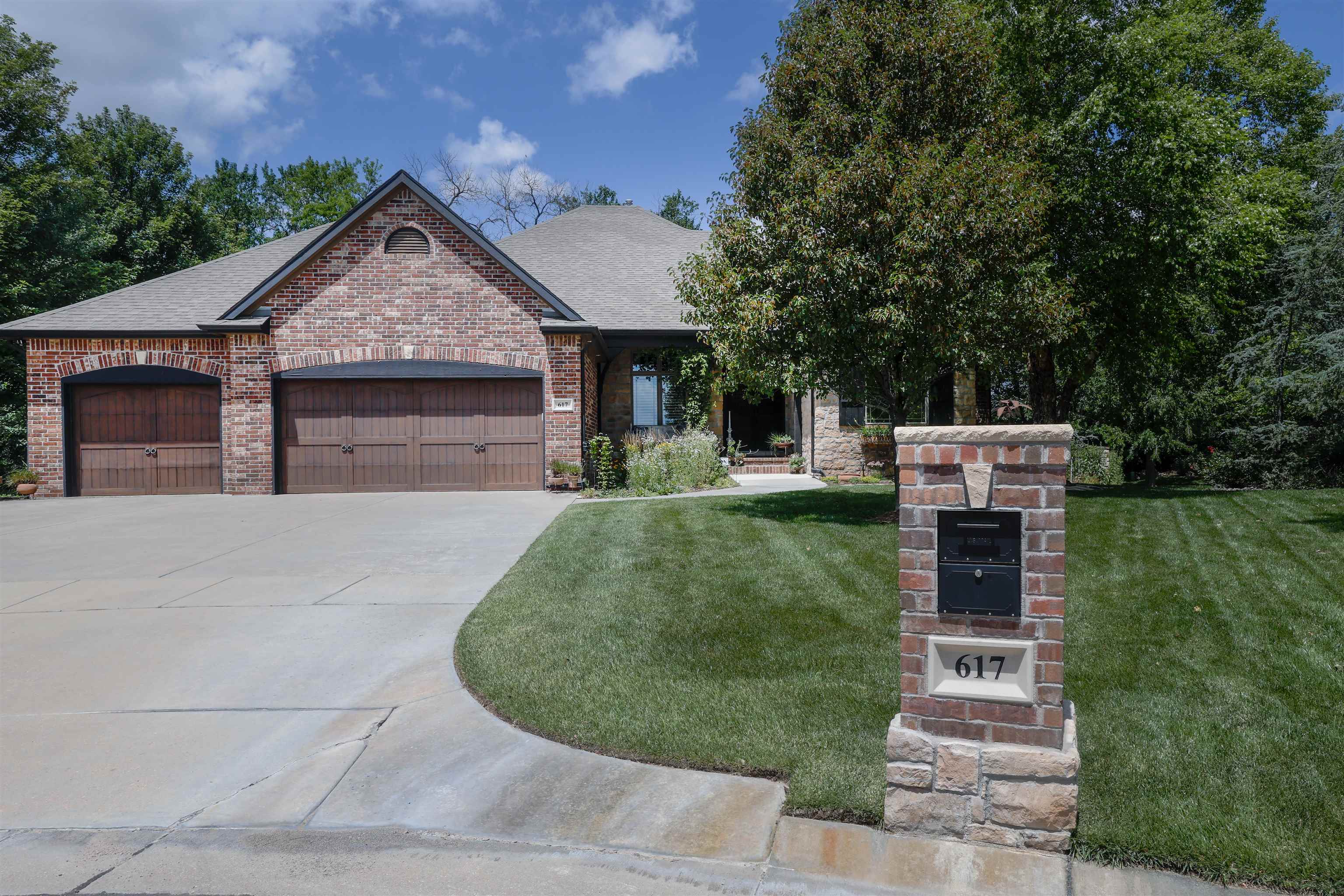 617 N Bracken Ct Property Photo 1