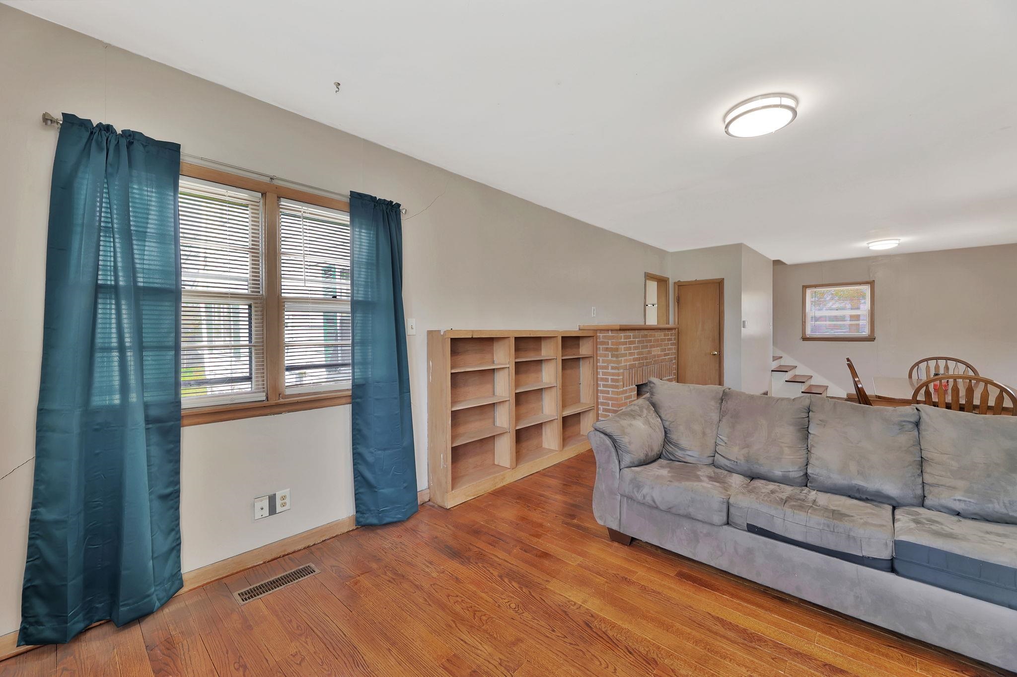 813 Race St Property Photo 5