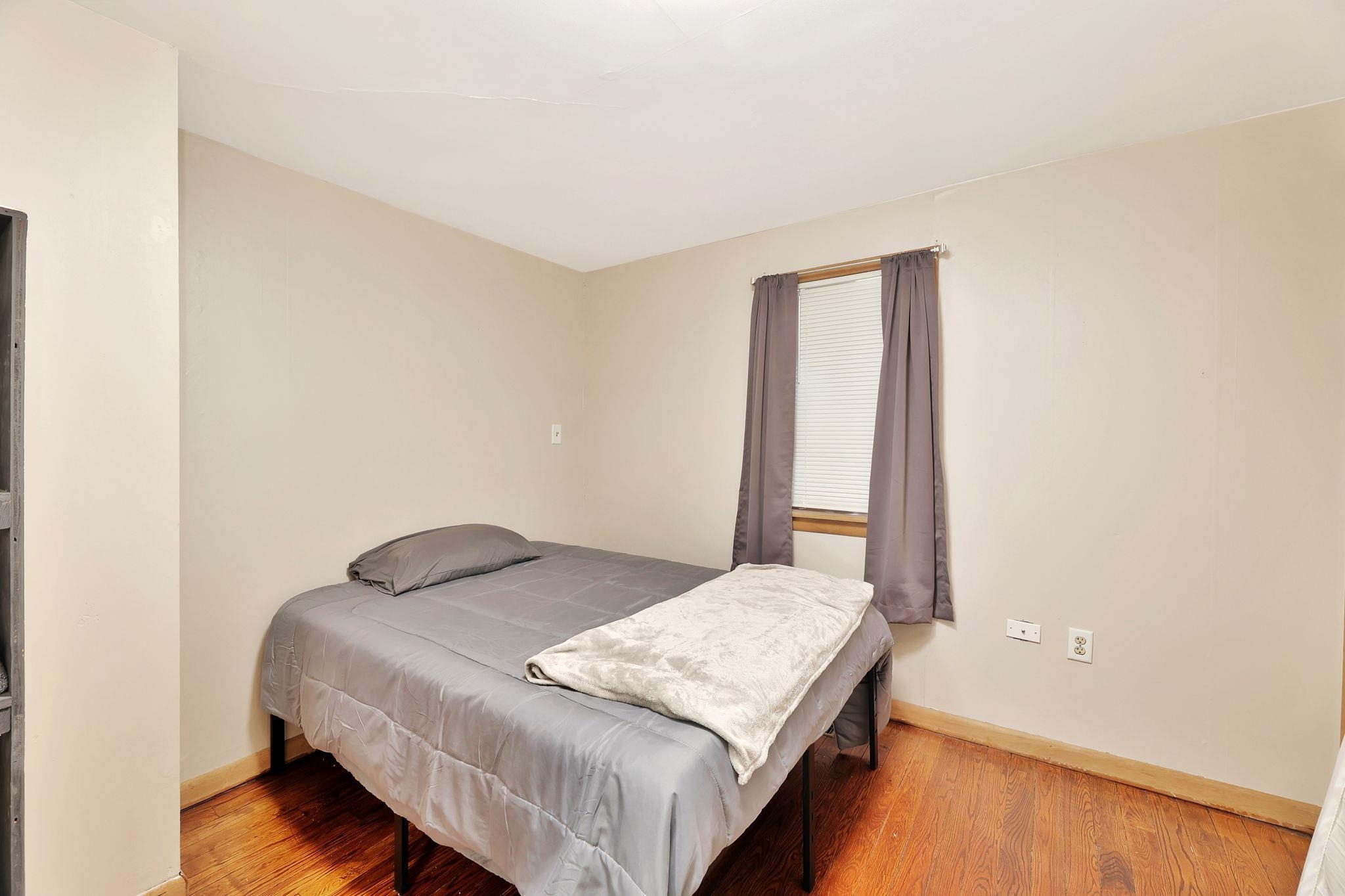 813 Race St Property Photo 8