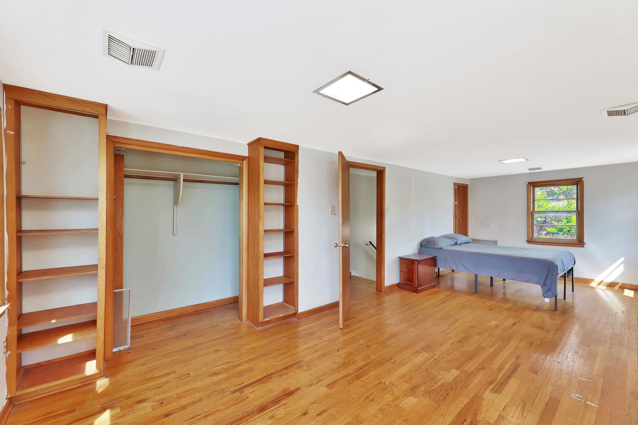 813 Race St Property Photo 14