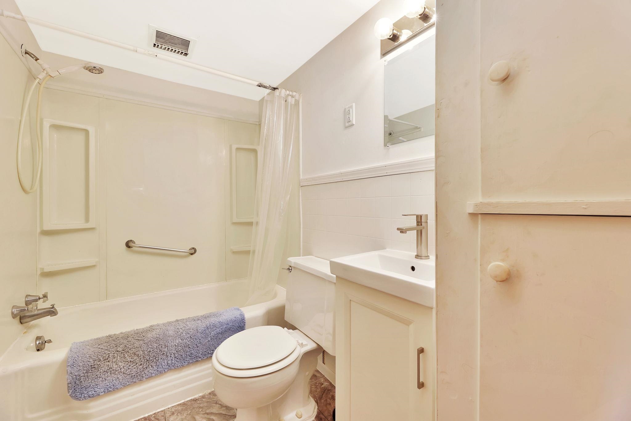 813 Race St Property Photo 16