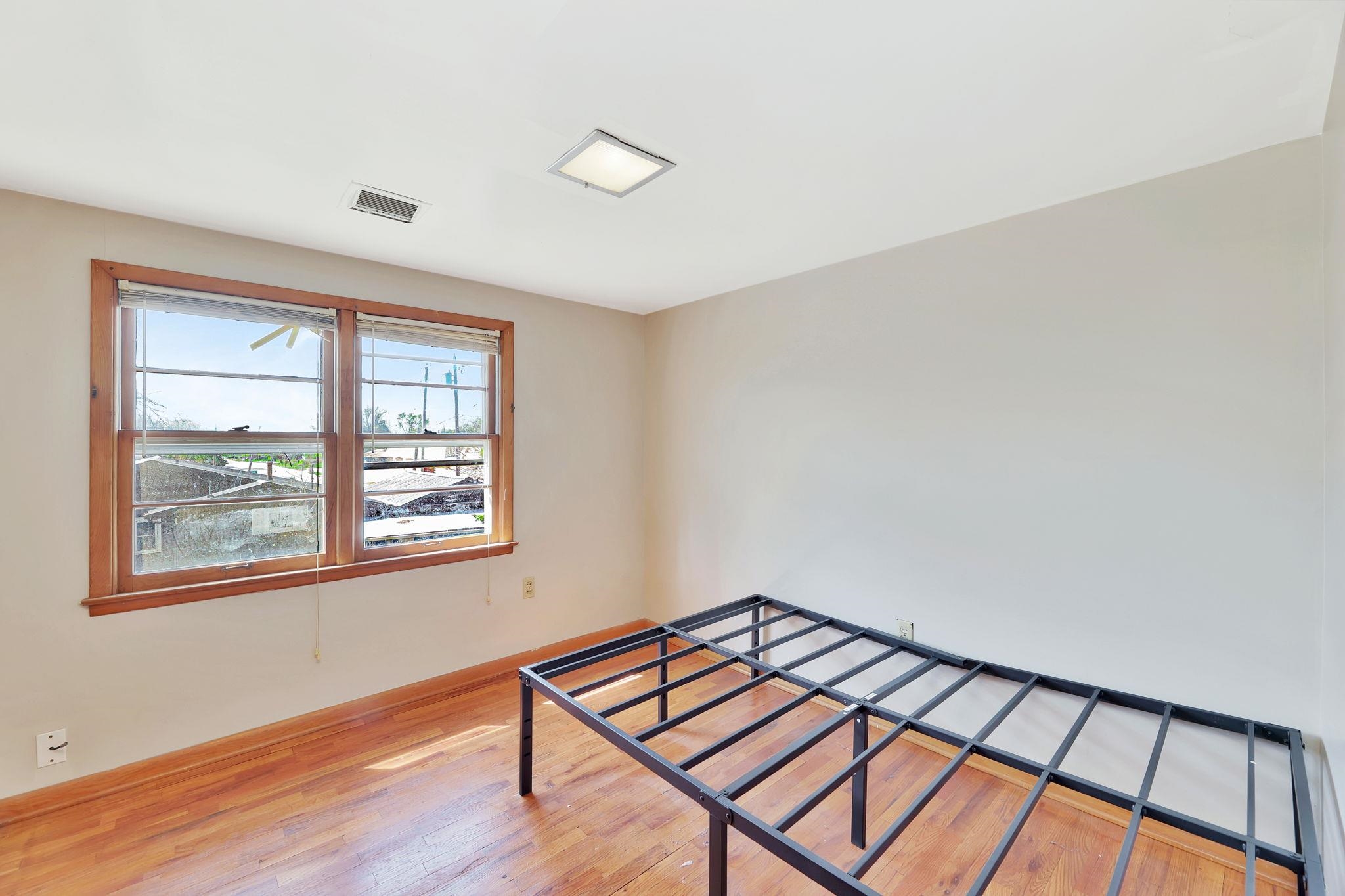 813 Race St Property Photo 17