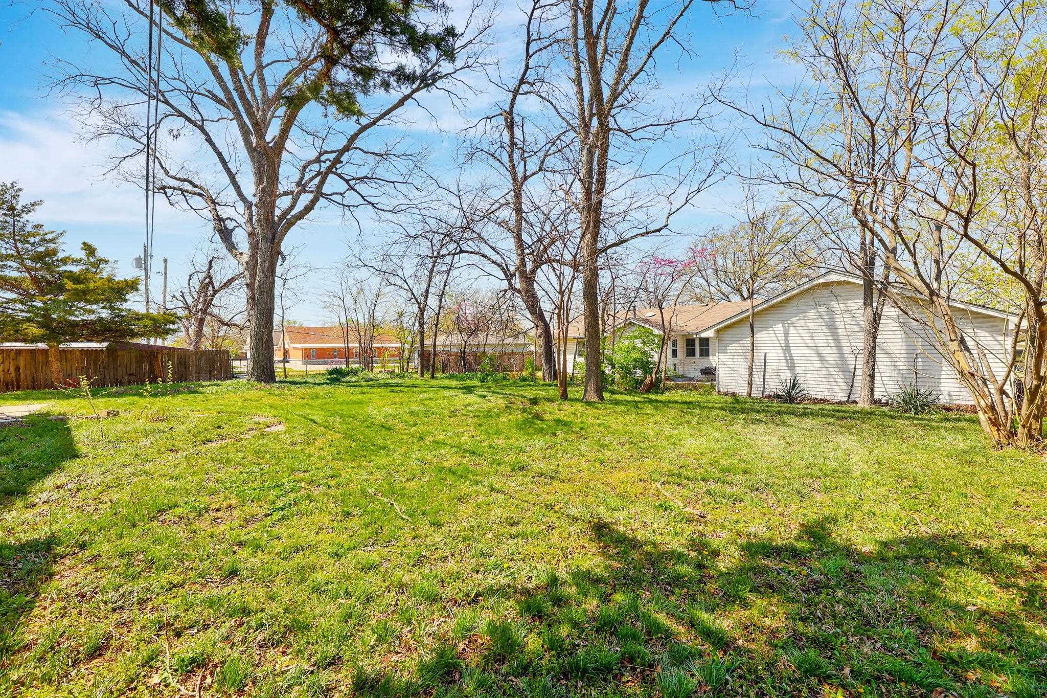 813 Race St Property Photo 28