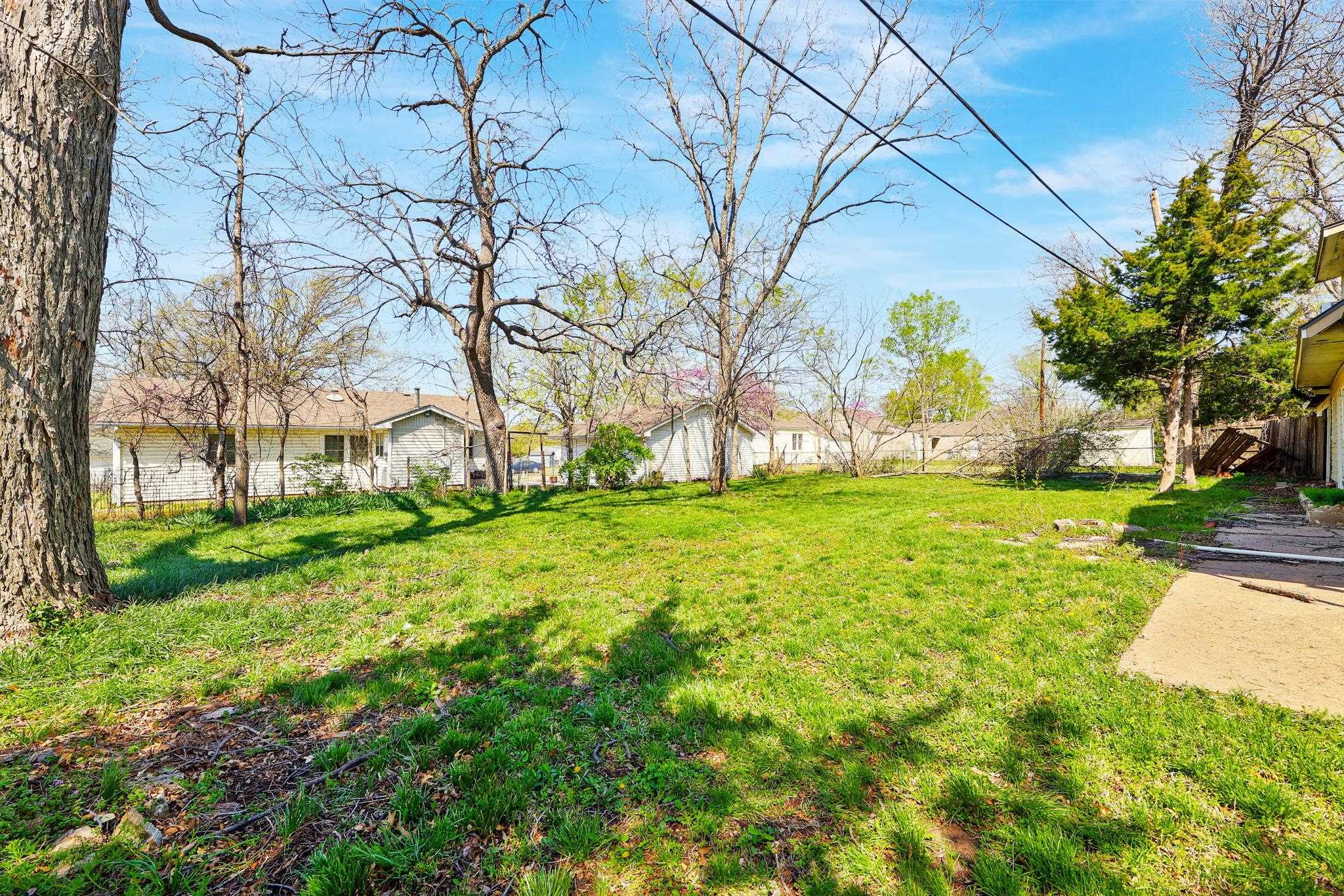 813 Race St Property Photo 29