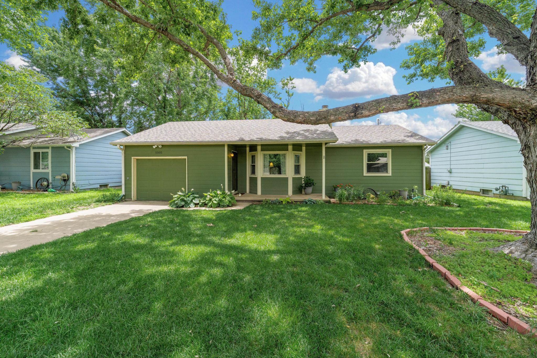 5505 W Edminster St Property Photo 1