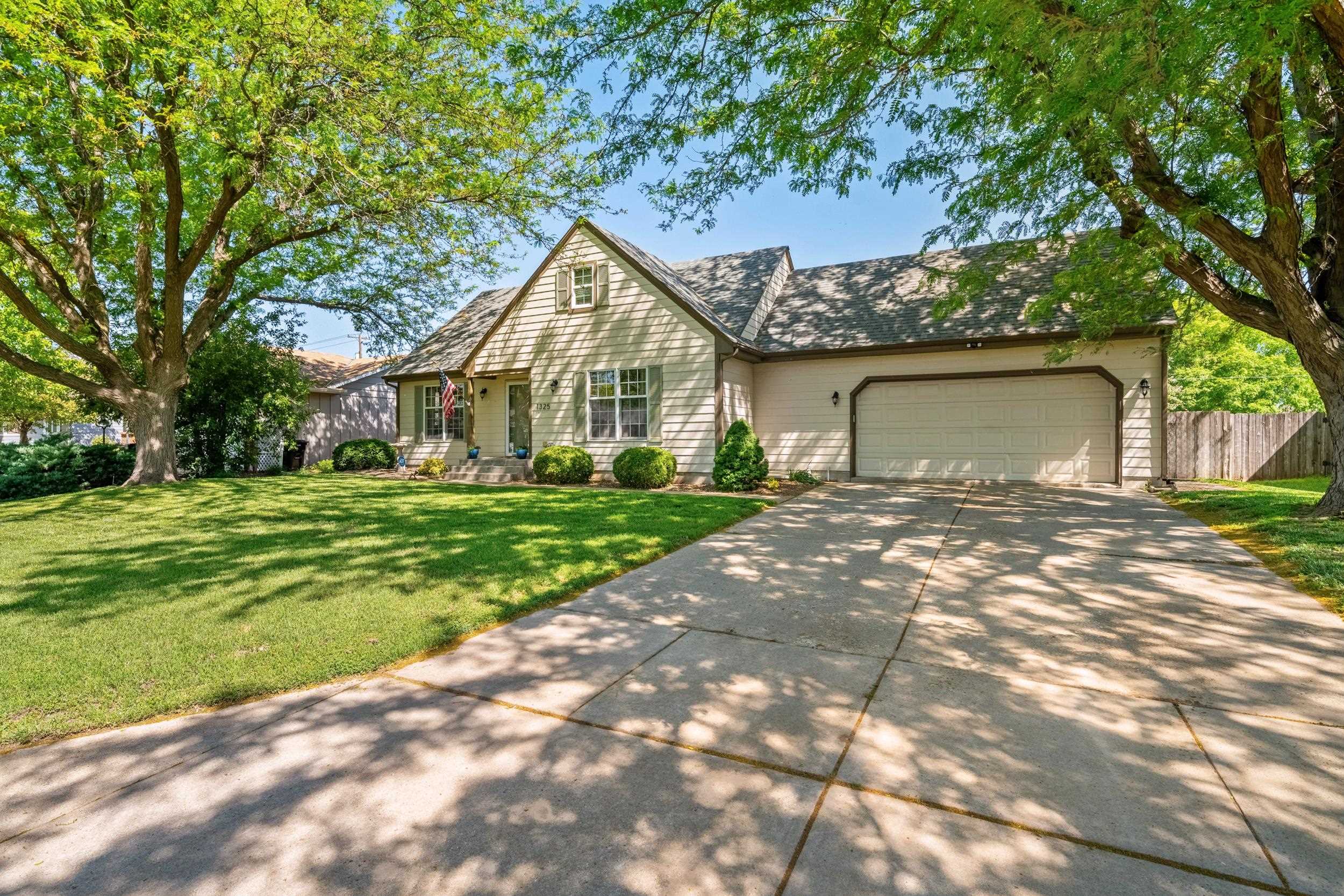 1325 Lynn Dr