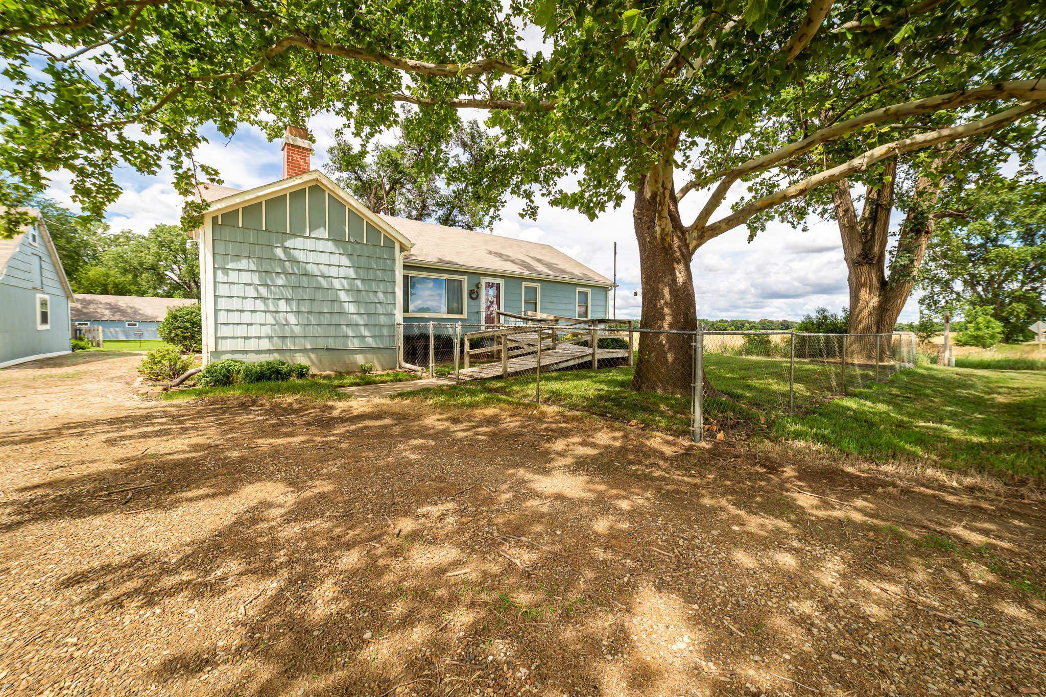 2181 E Mentor Rd Property Photo