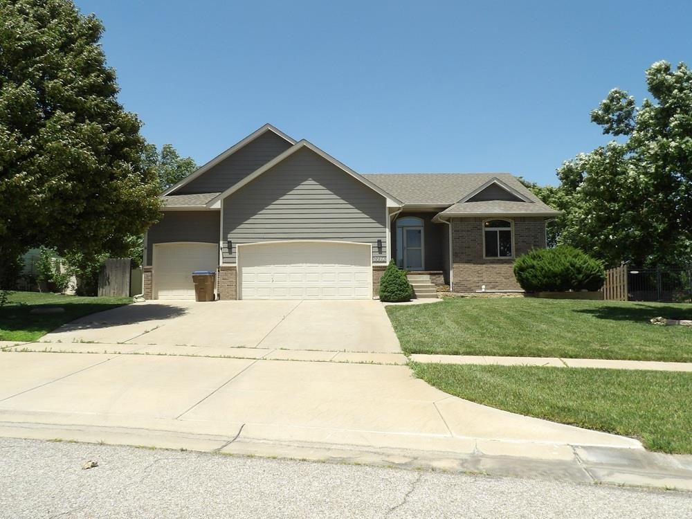 2218 E Tall Tree Rd Property Photo