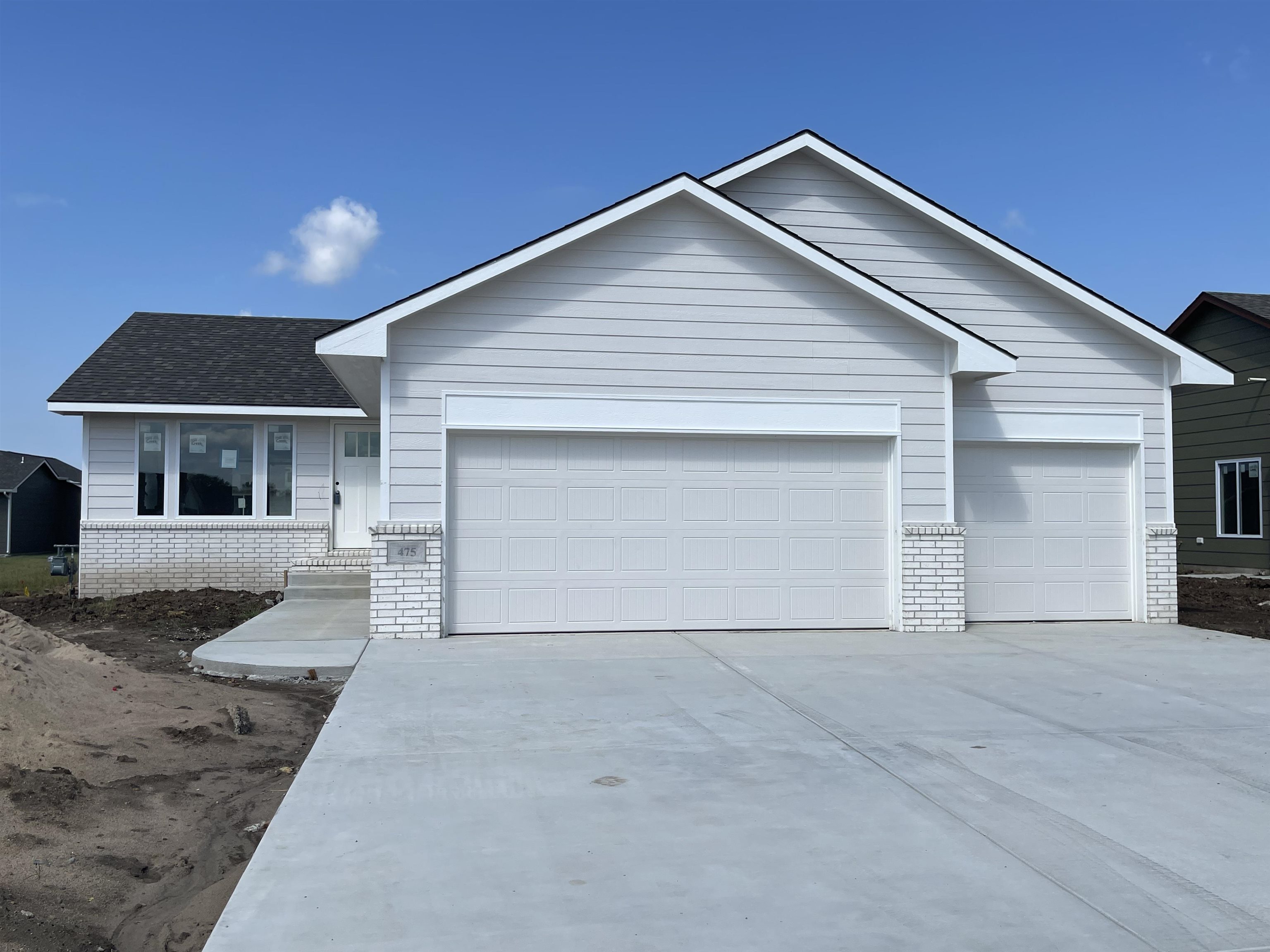475 N Sunrise Property Photo 1
