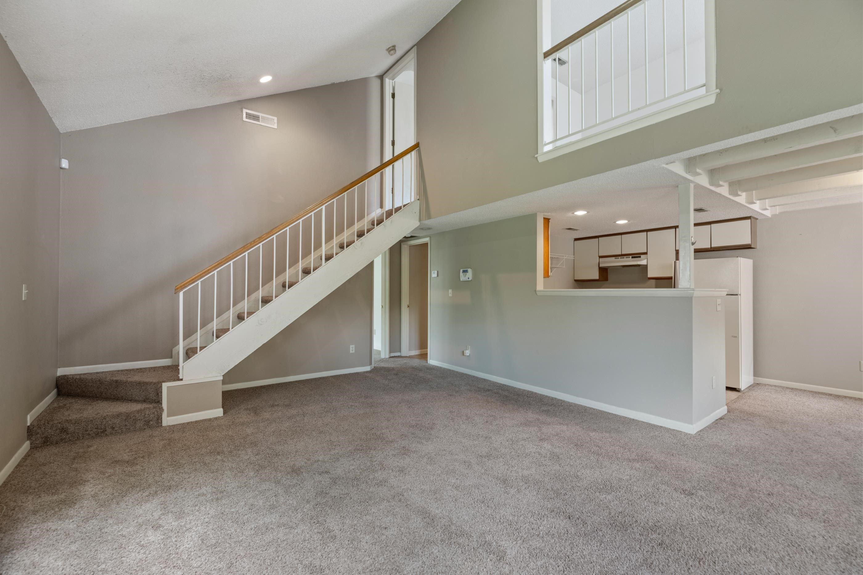 1450 S Webb Rd #520 Property Photo 5