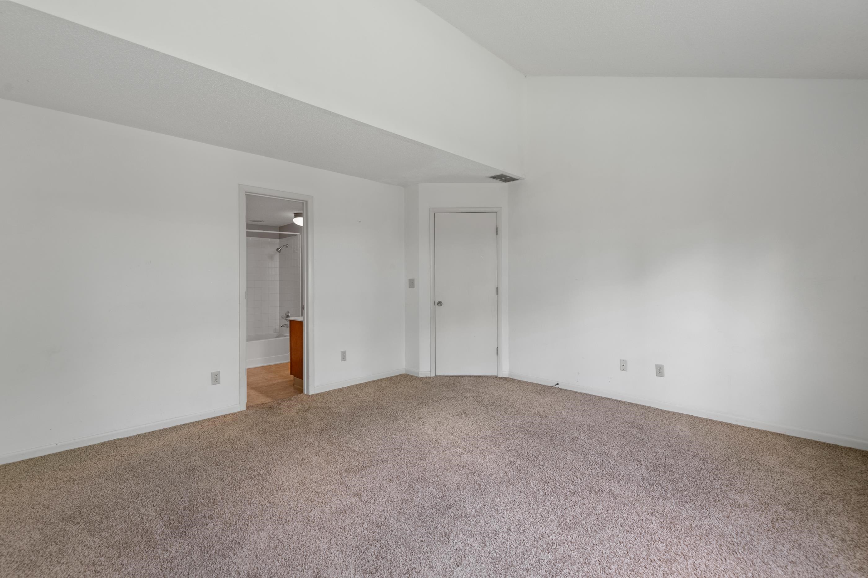 1450 S Webb Rd #520 Property Photo 18