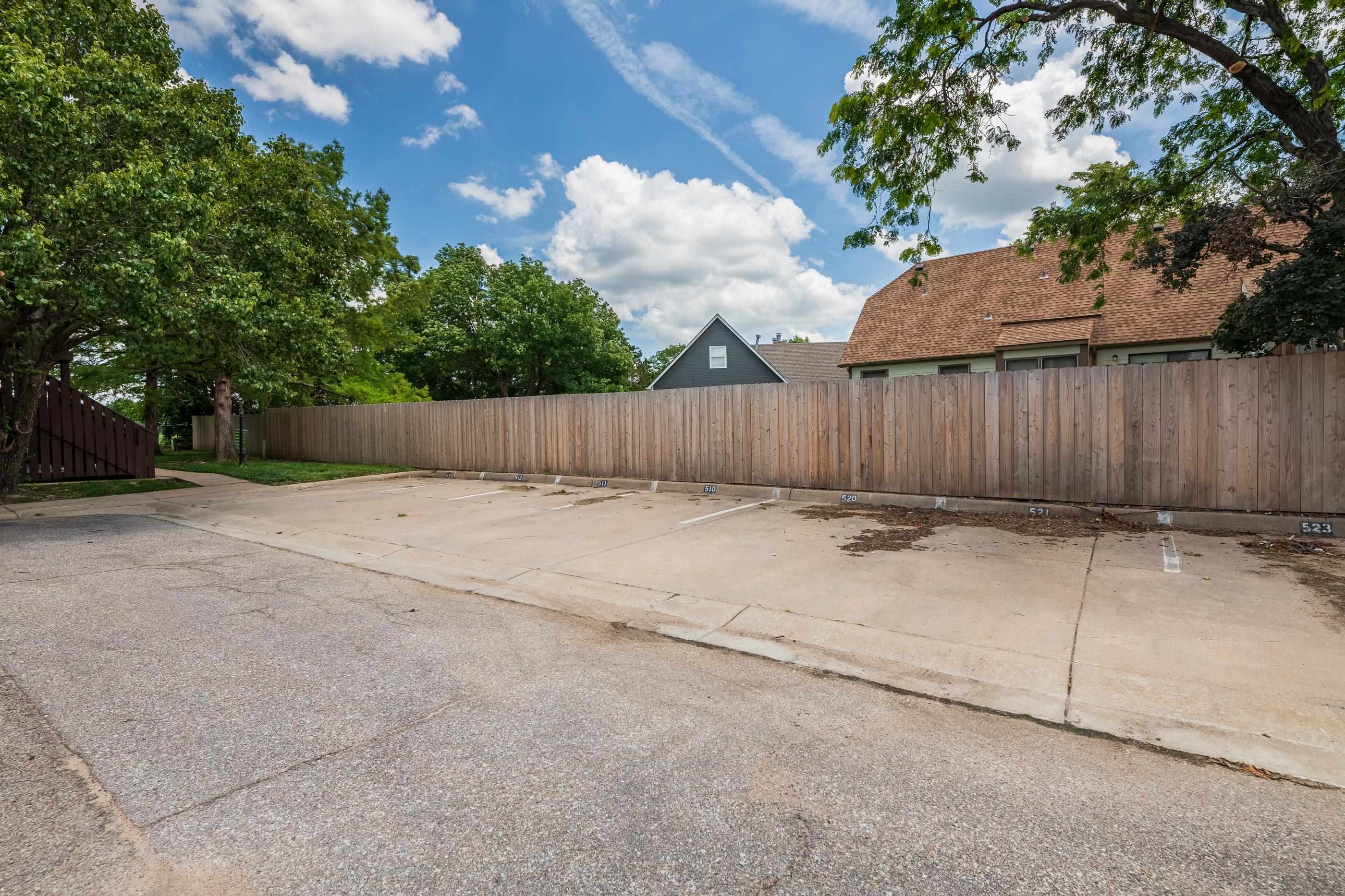 1450 S Webb Rd #520 Property Photo 36