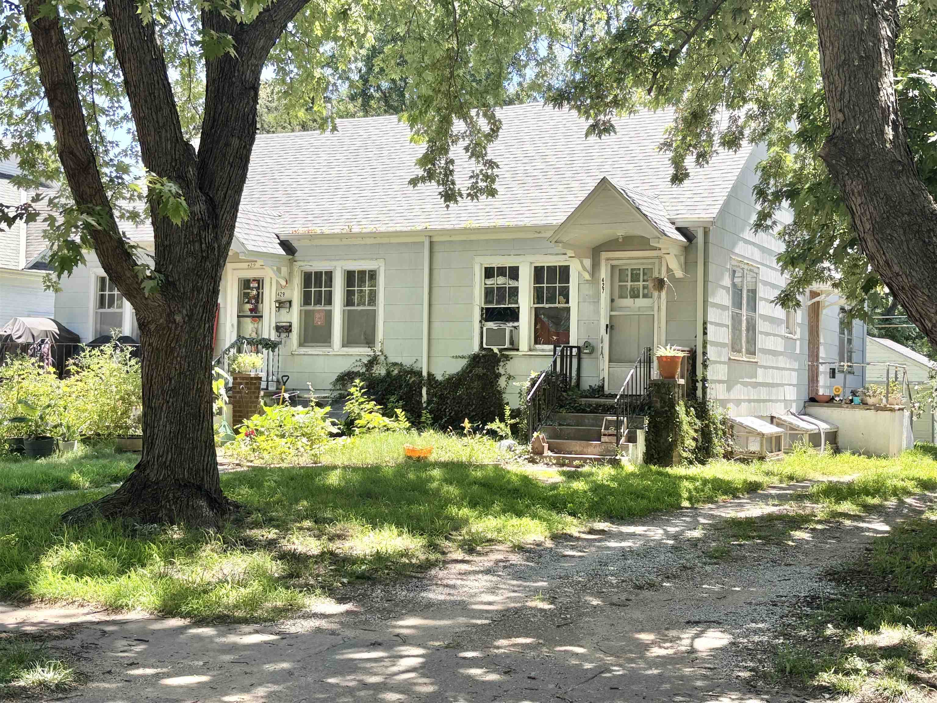 429 E B Ave Property Photo 1