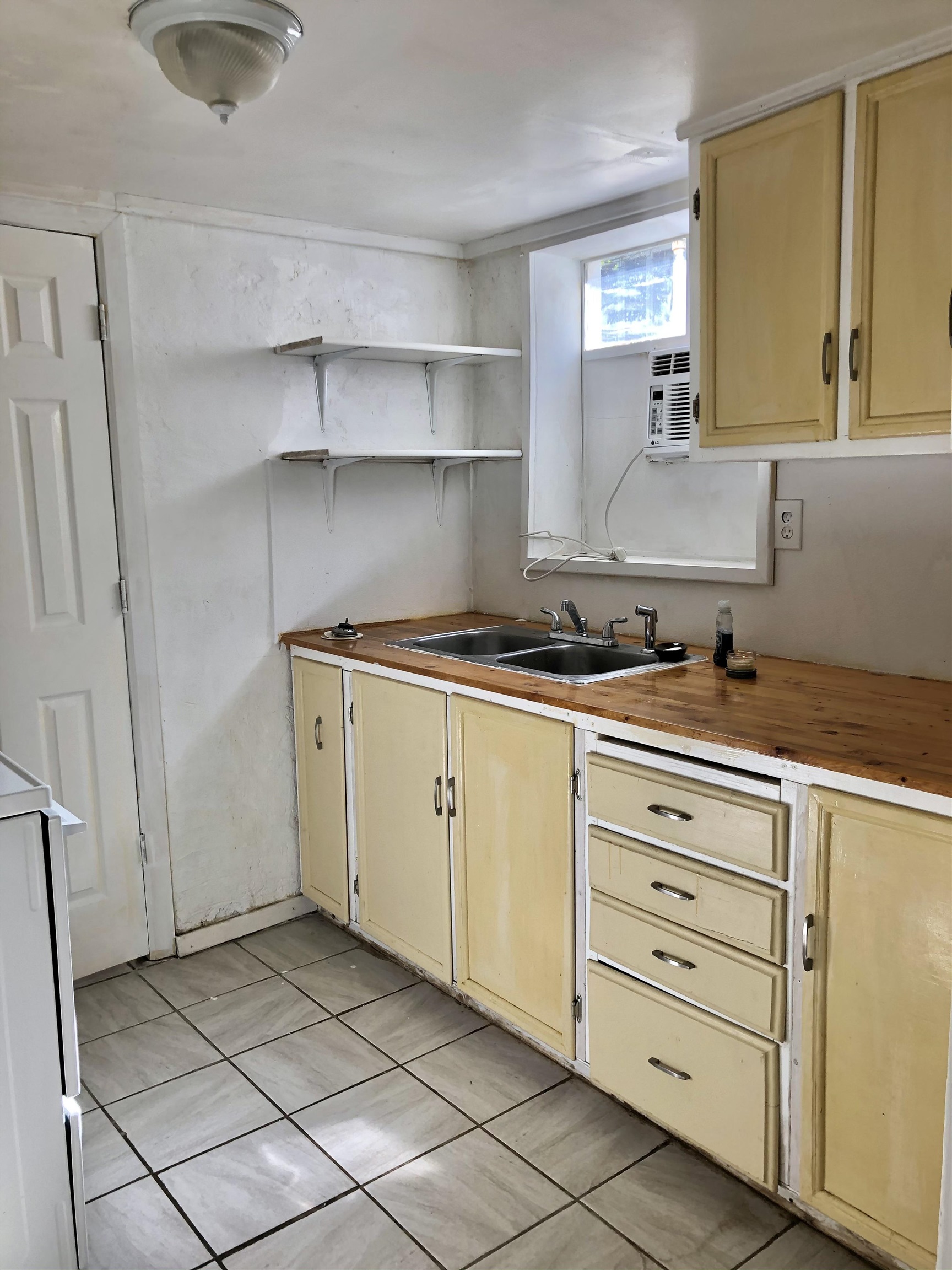 429 E B Ave Property Photo 15
