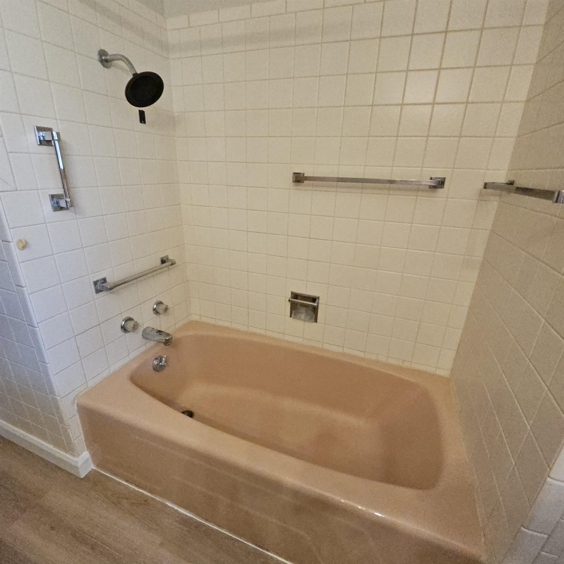 215 N Main St Property Photo 7