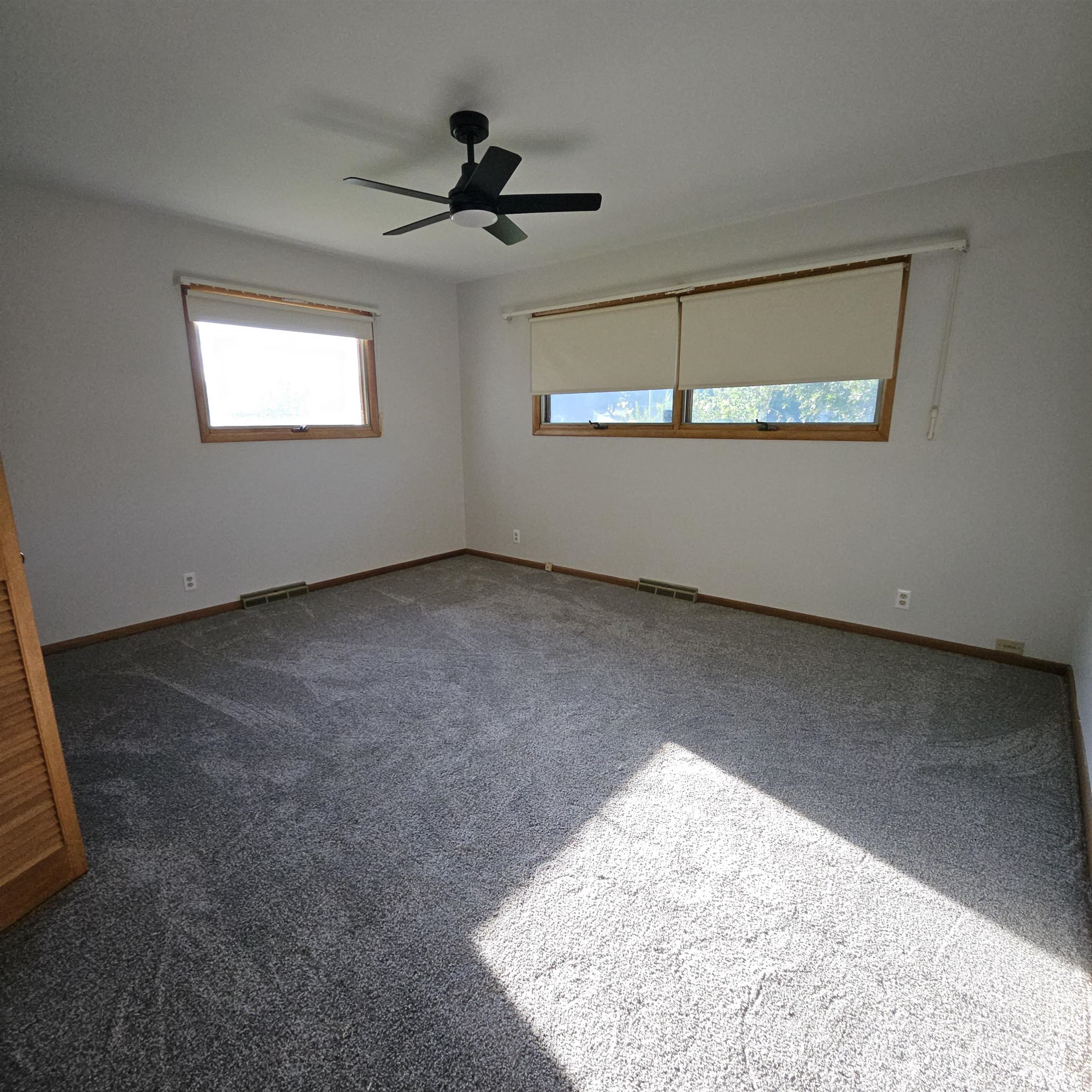 215 N Main St Property Photo 8