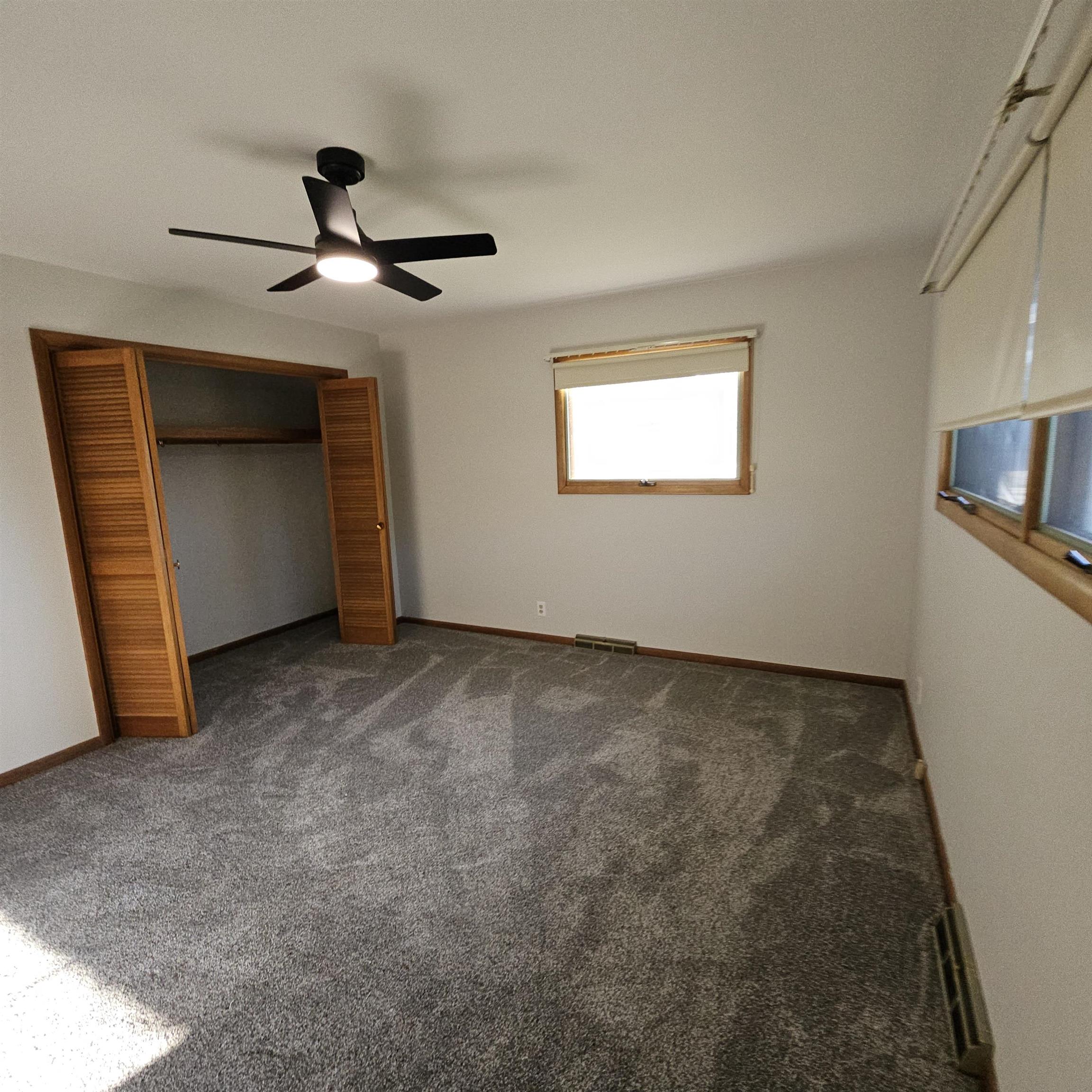 215 N Main St Property Photo 9