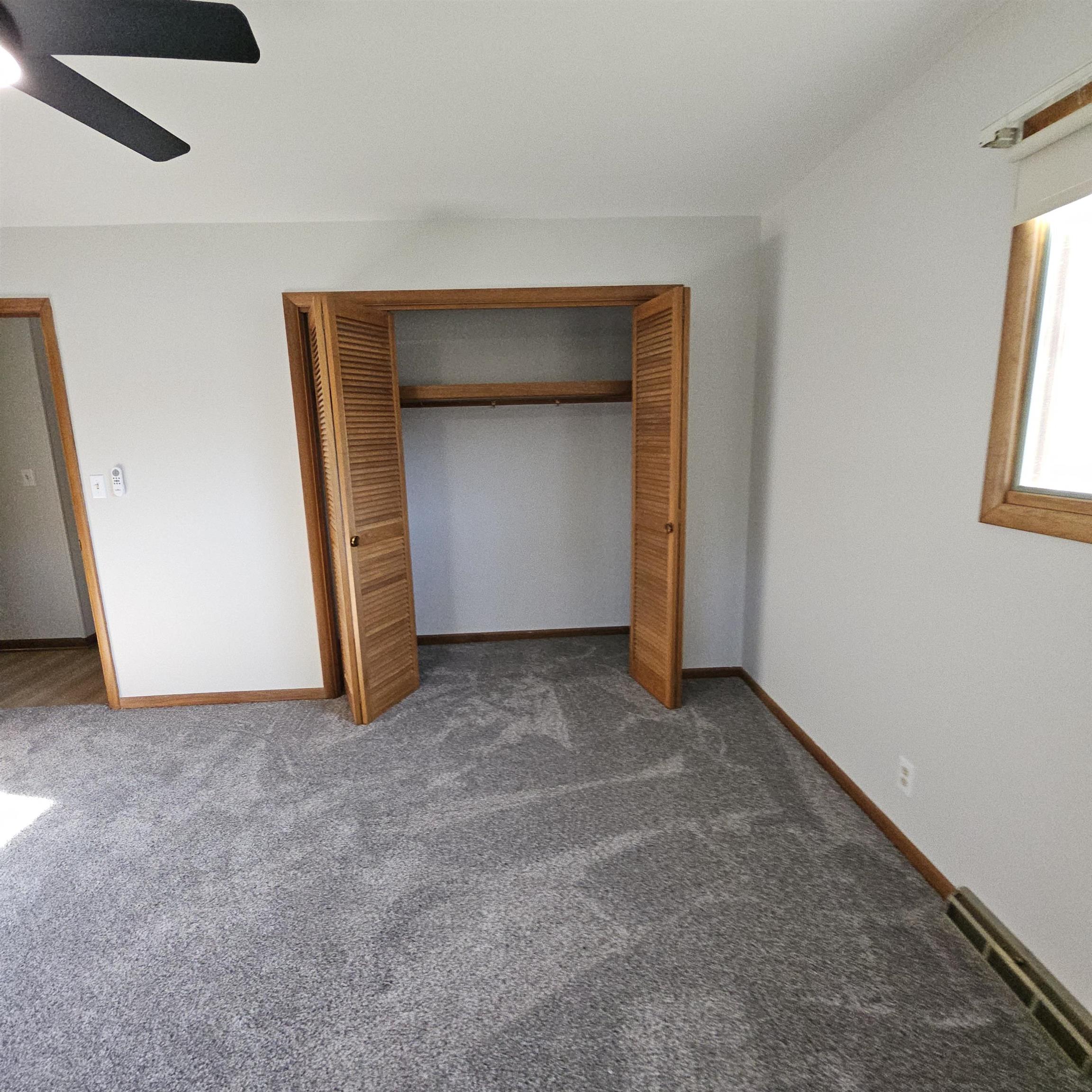 215 N Main St Property Photo 10