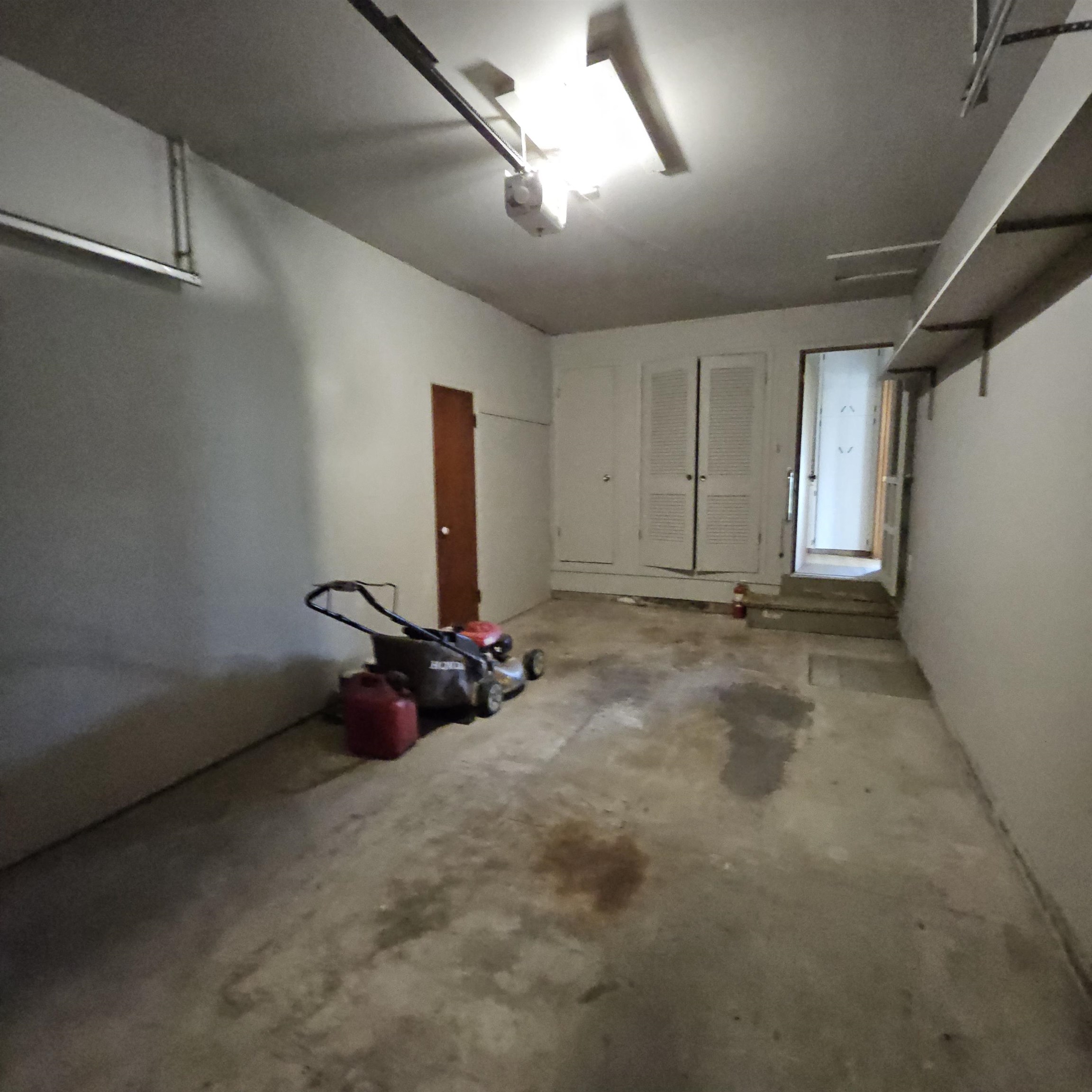 215 N Main St Property Photo 23