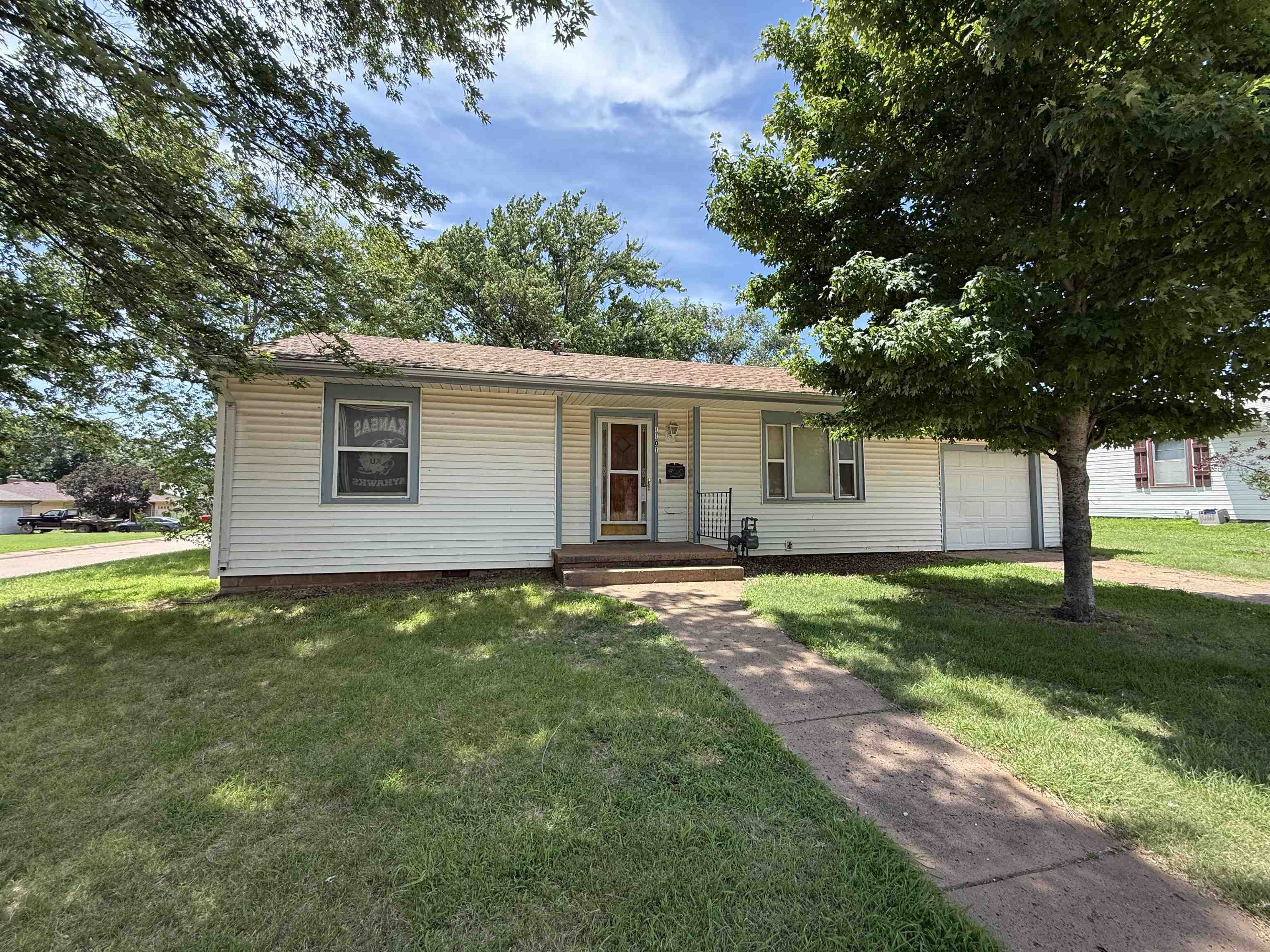 1101 N Chariton St Property Photo 1