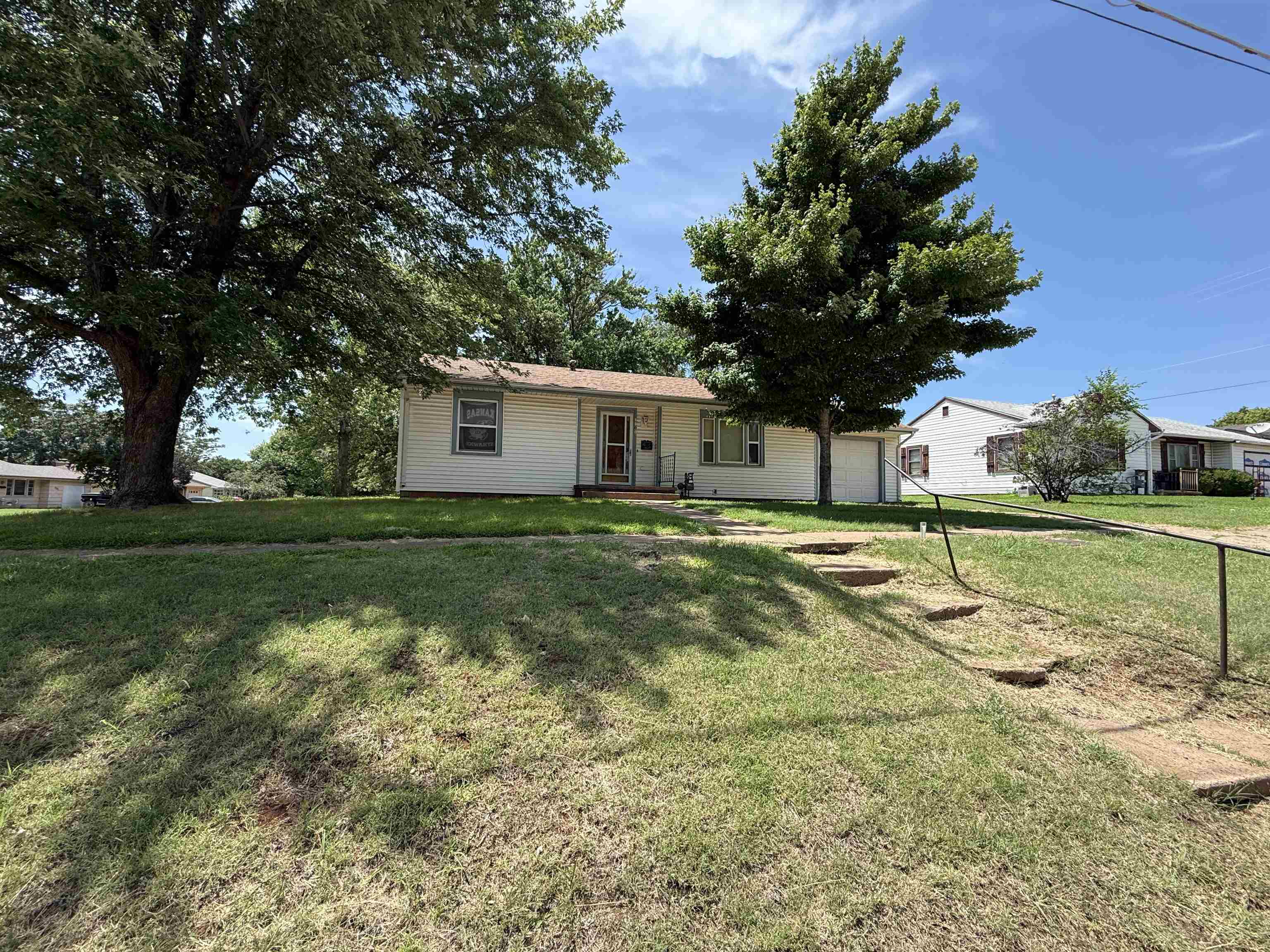 1101 N Chariton St Property Photo 3