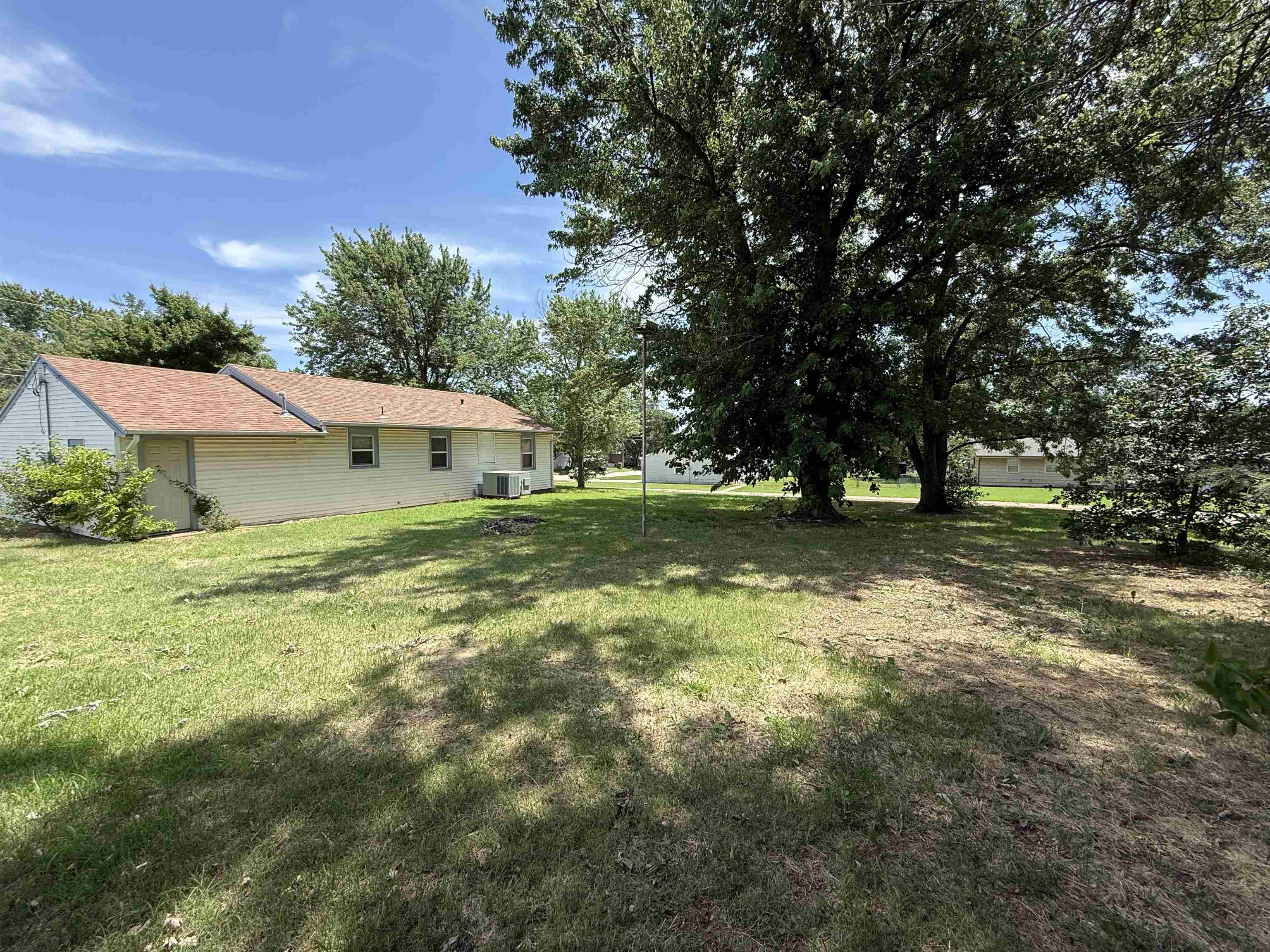 1101 N Chariton St Property Photo 4