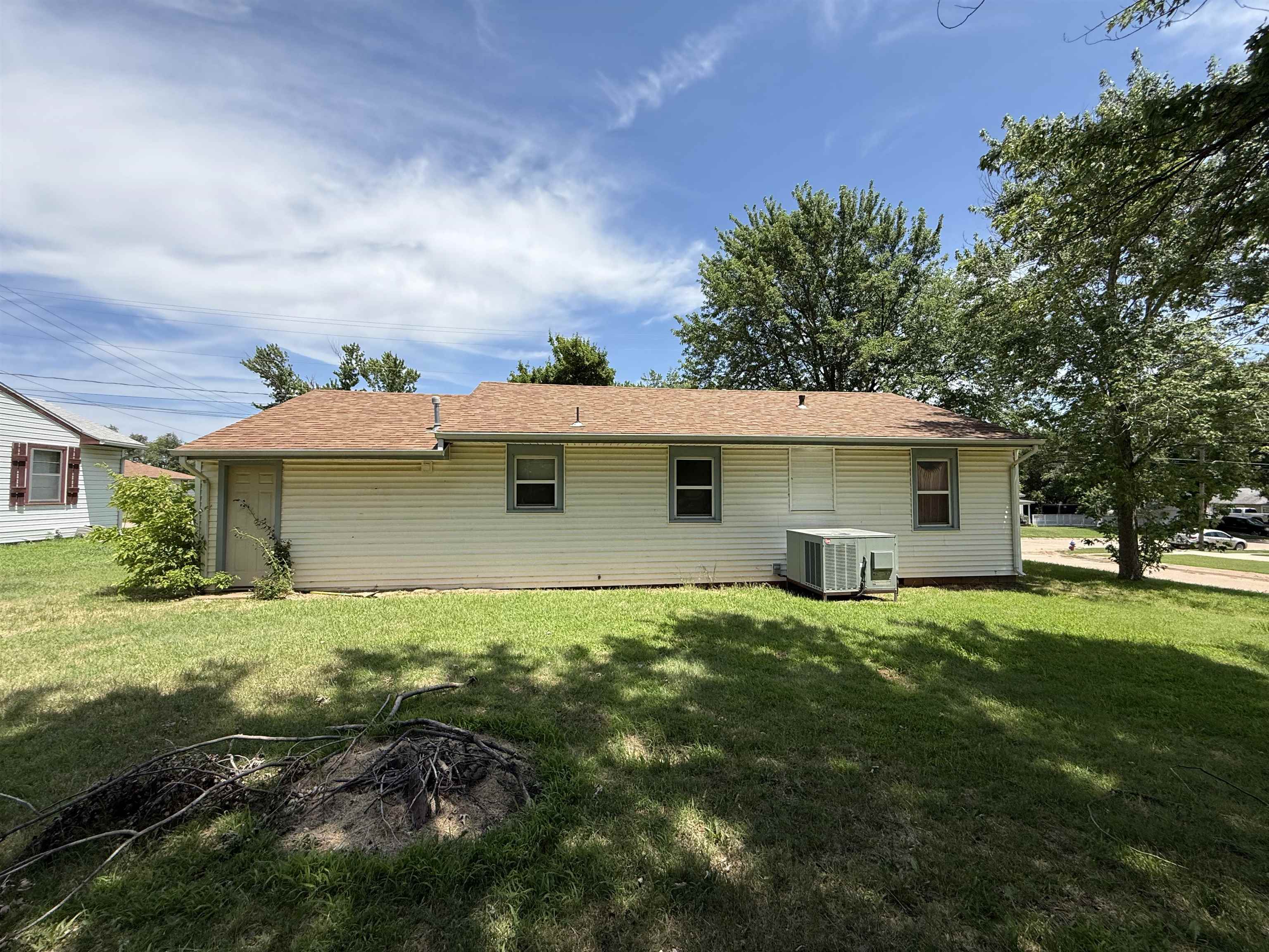 1101 N Chariton St Property Photo 5