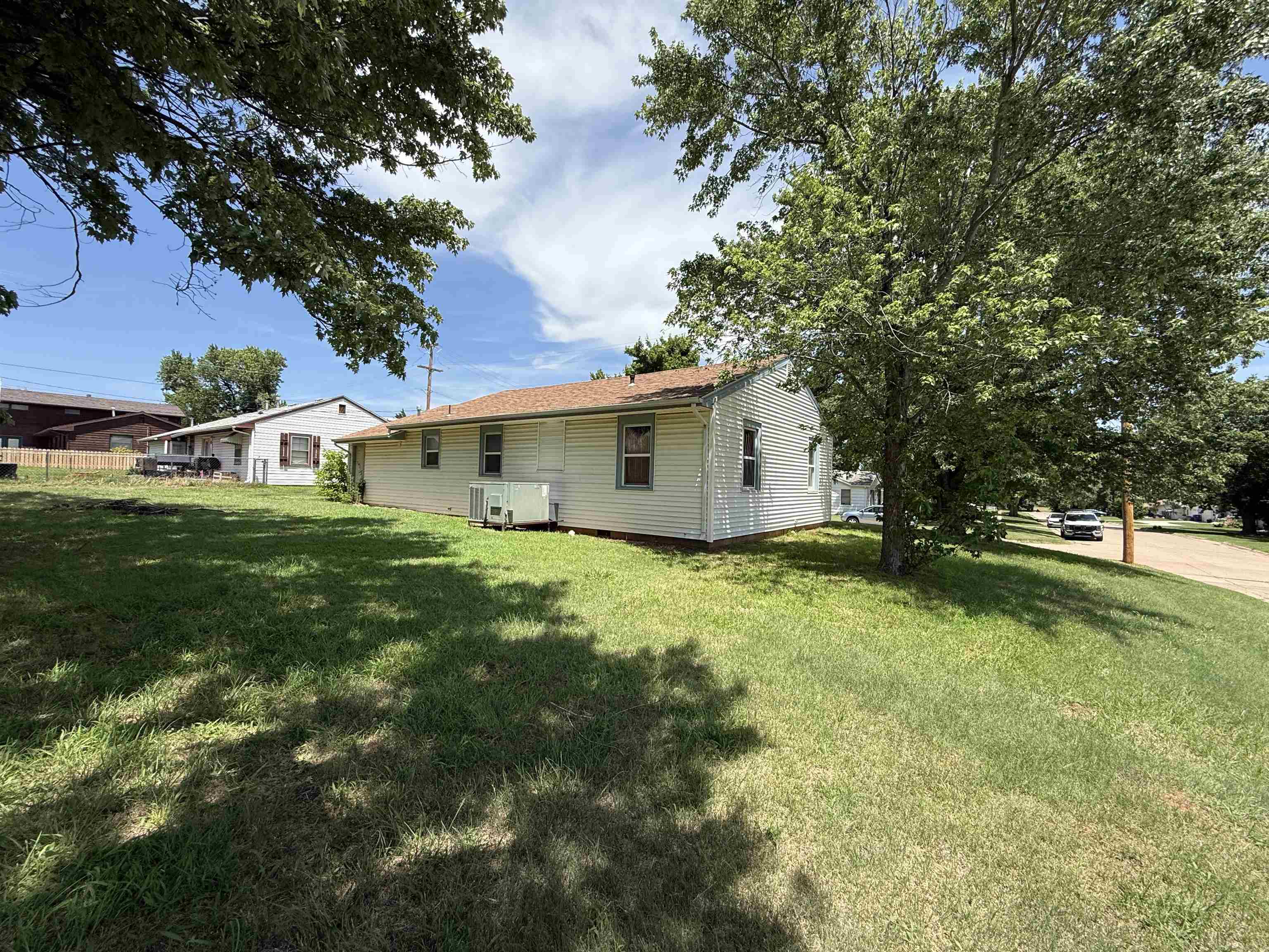 1101 N Chariton St Property Photo 6