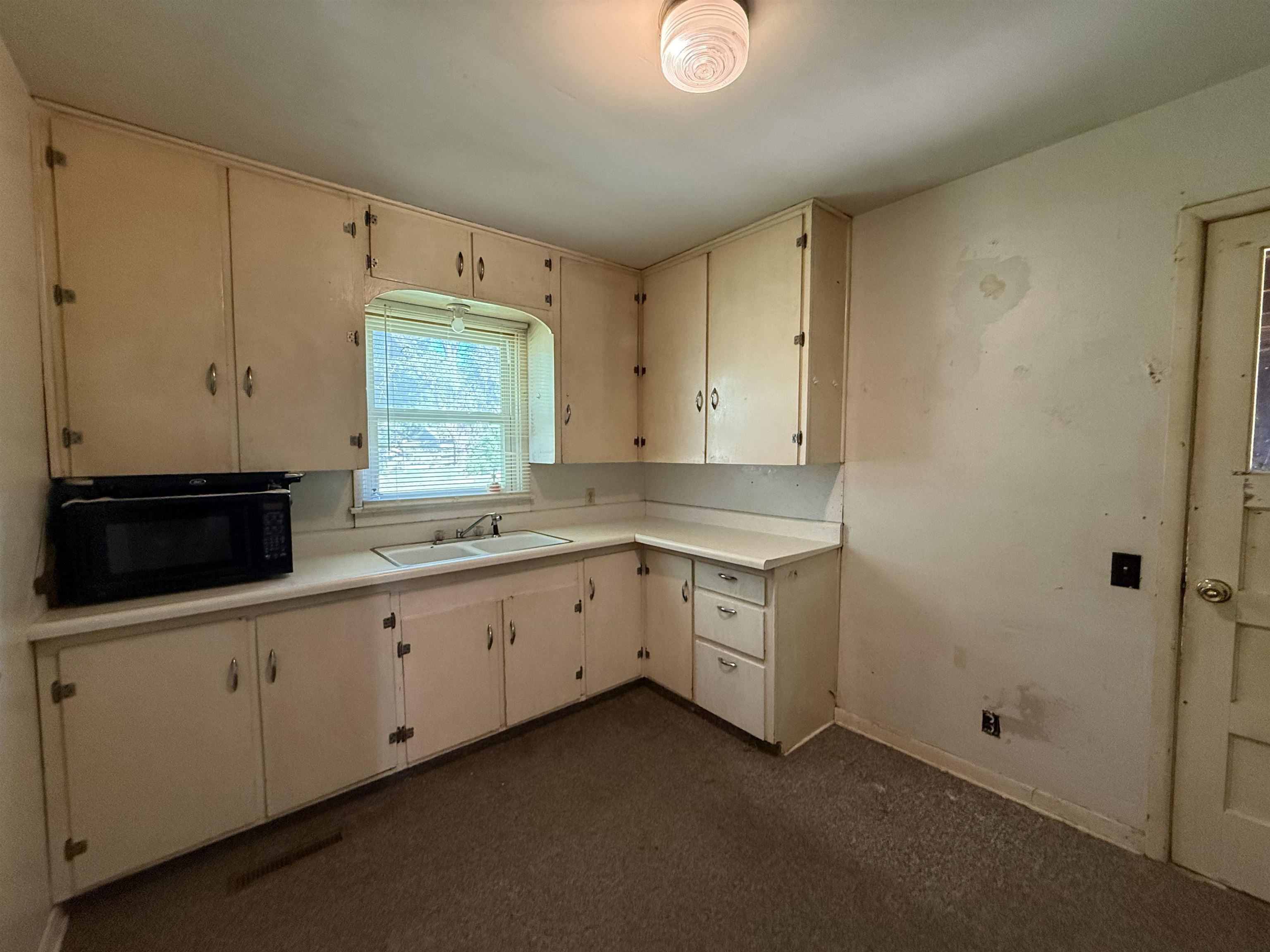 1101 N Chariton St Property Photo 11