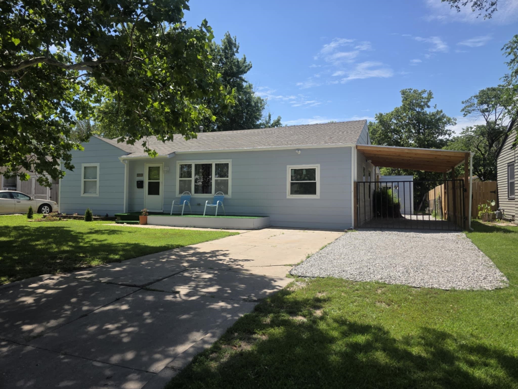 2713 W Merton Ave Property Photo