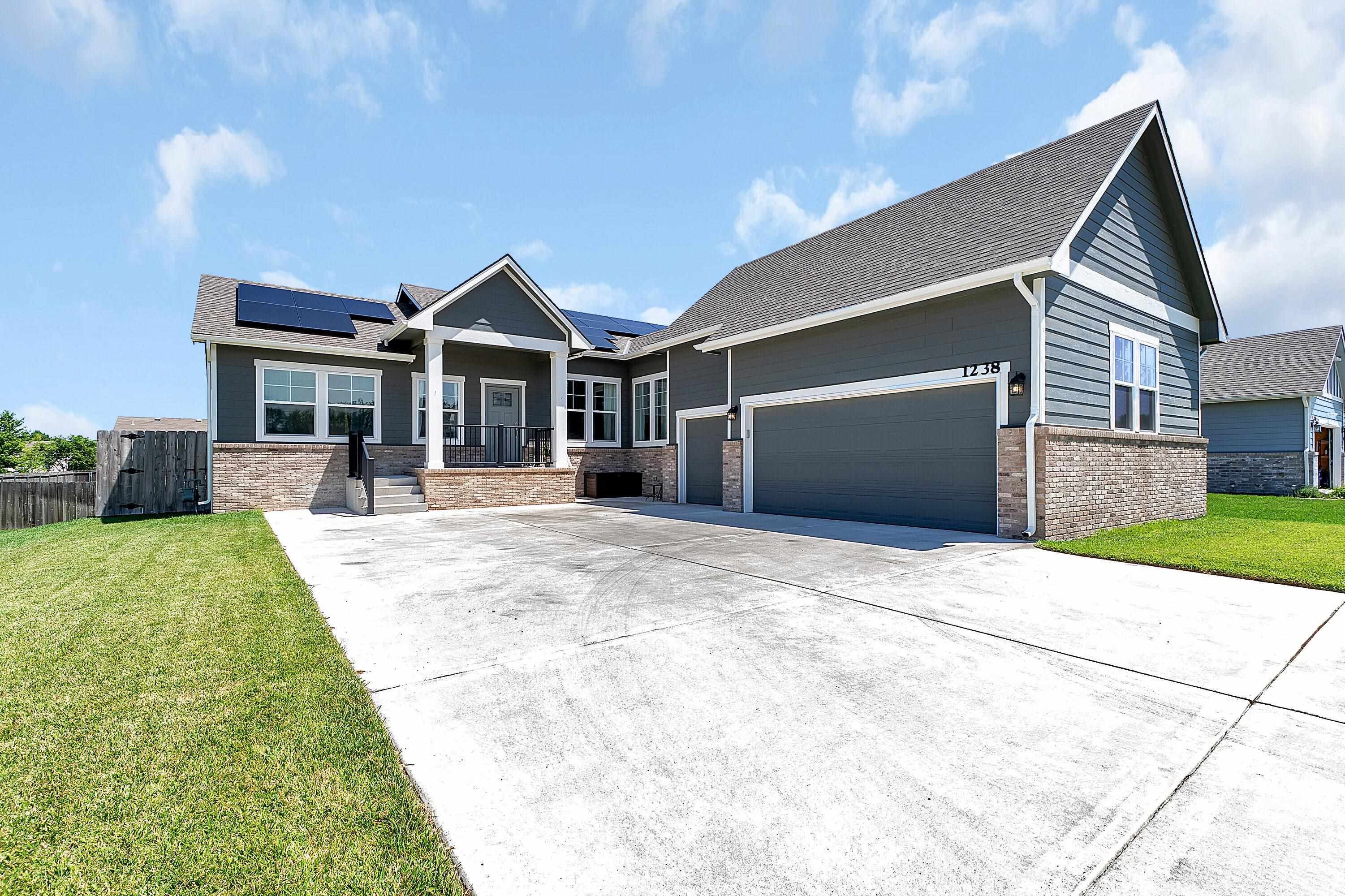 1238 E Prairie Hill Cir Property Photo 1