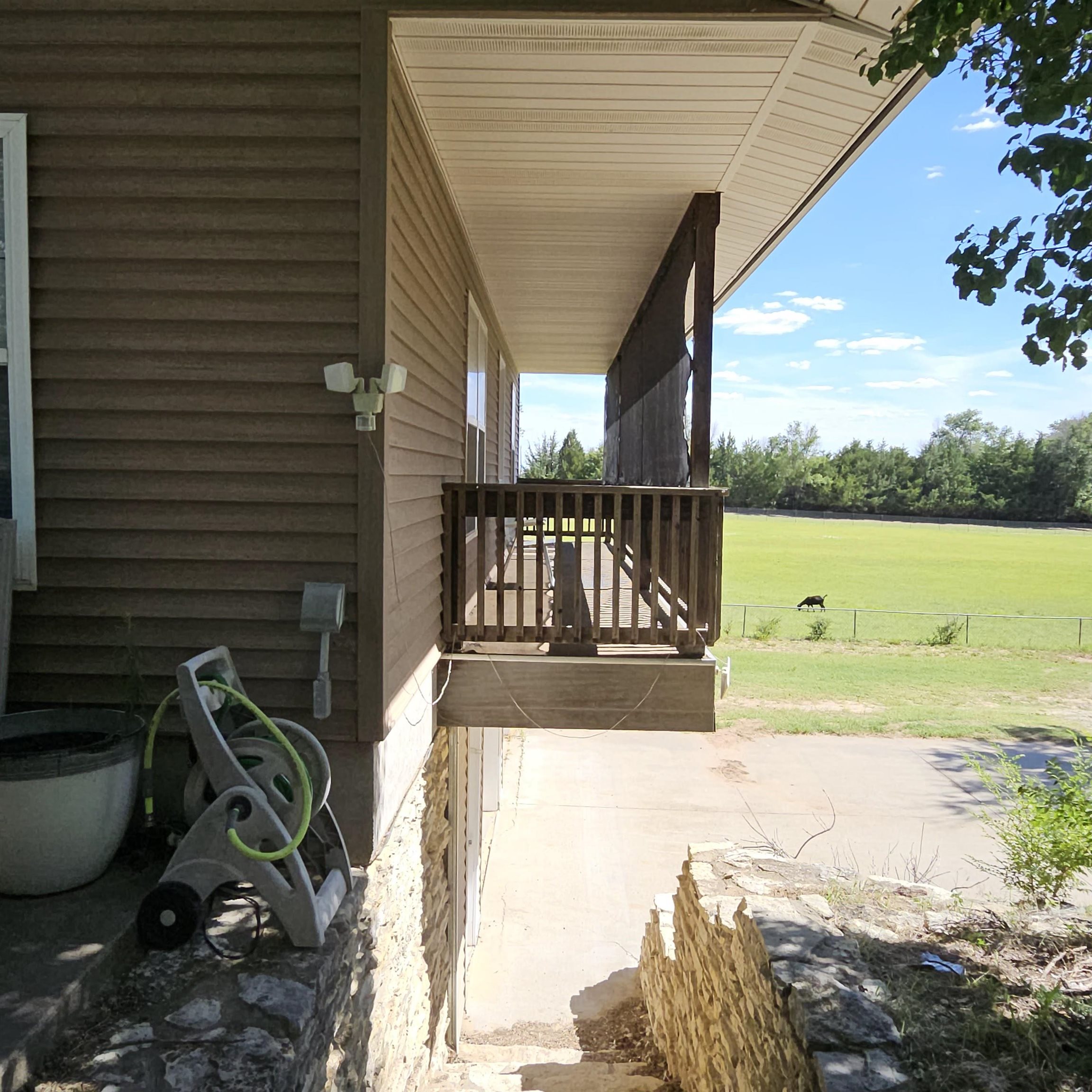 516 2225 Ln Property Photo 3