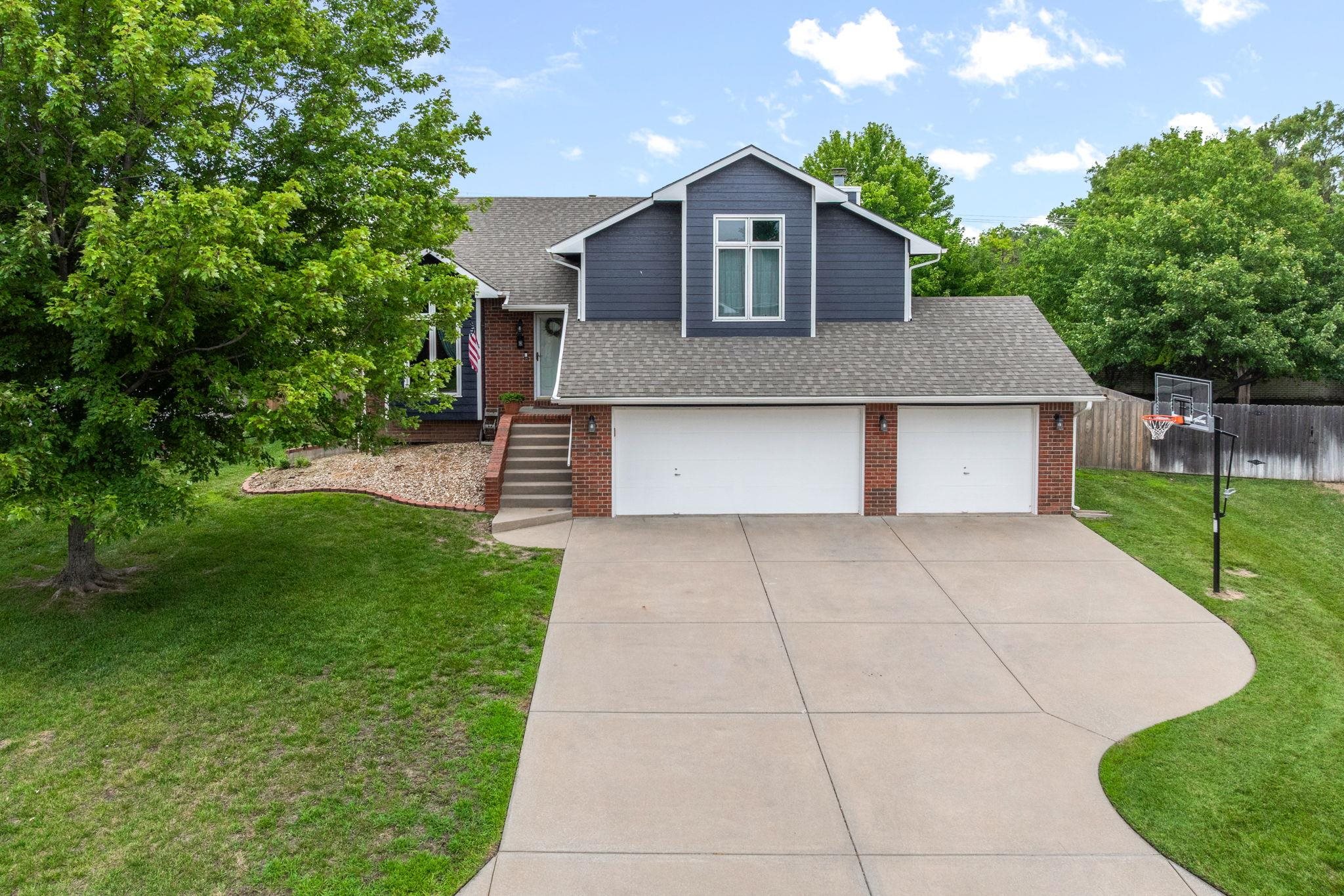 424 N Walnut Creek Dr Property Photo
