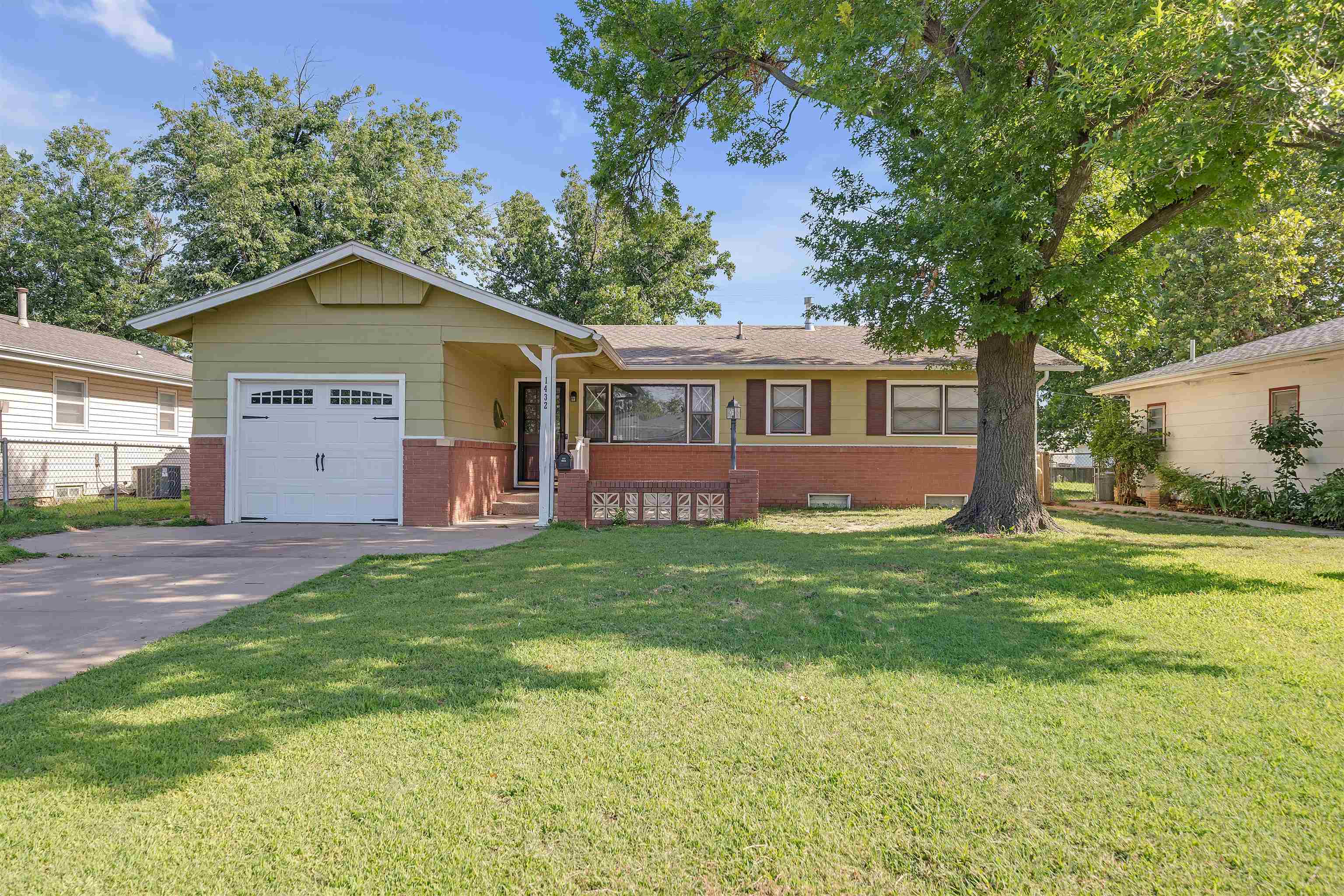 1432 W Lotus St Property Photo