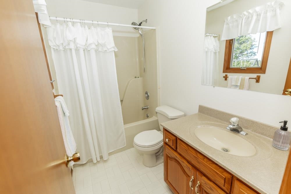 220 S Brenda Ln Property Photo 10